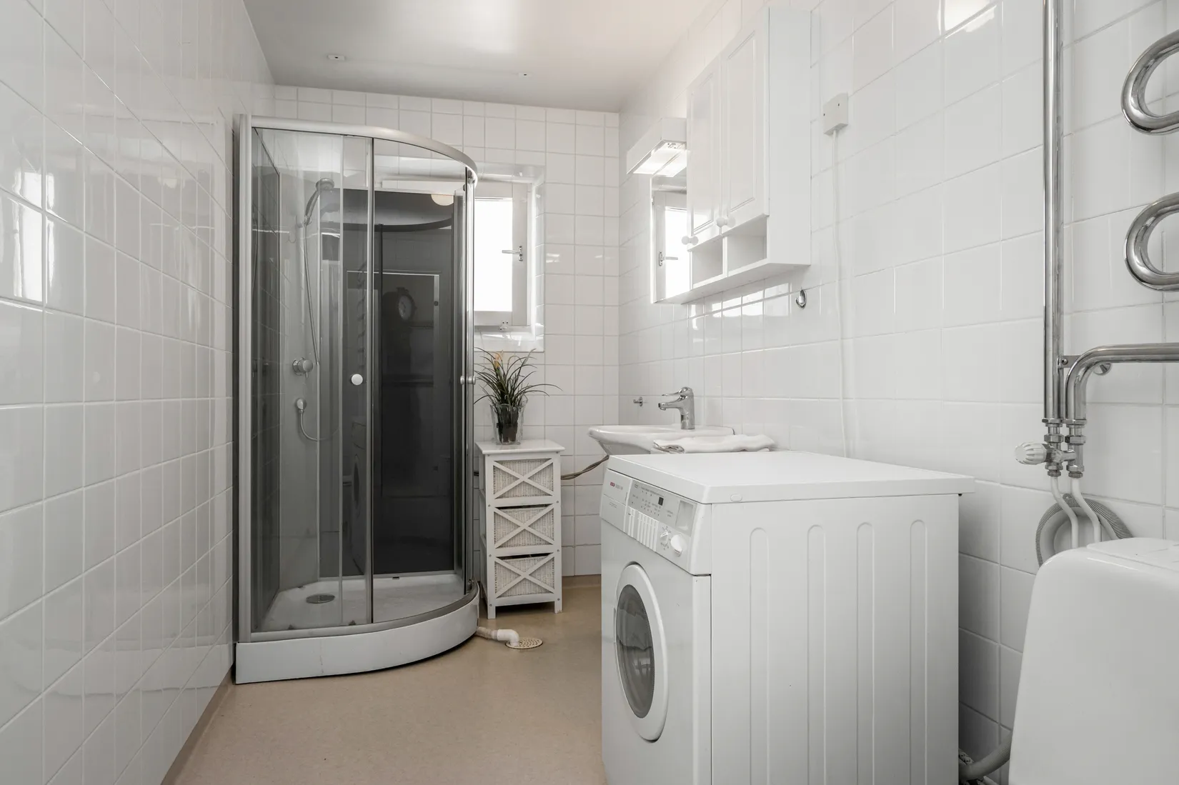 Bostadsrätt, Stationsvägen 41, Stuvsta centrum, Huddinge