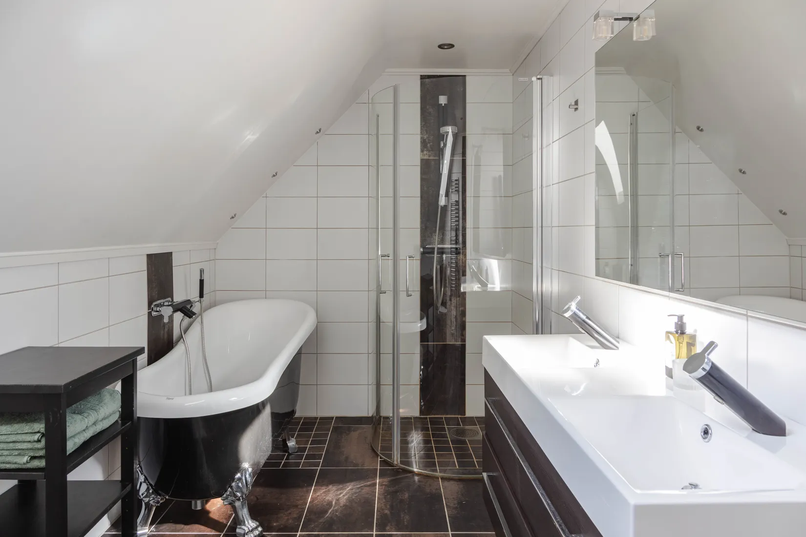 Villa, Eneby Östergård, Vallby, Eskilstuna