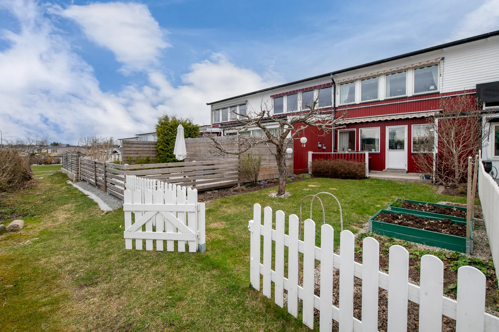 Villa, Radhus, Lokförargatan 16, Tillberga, Västerås