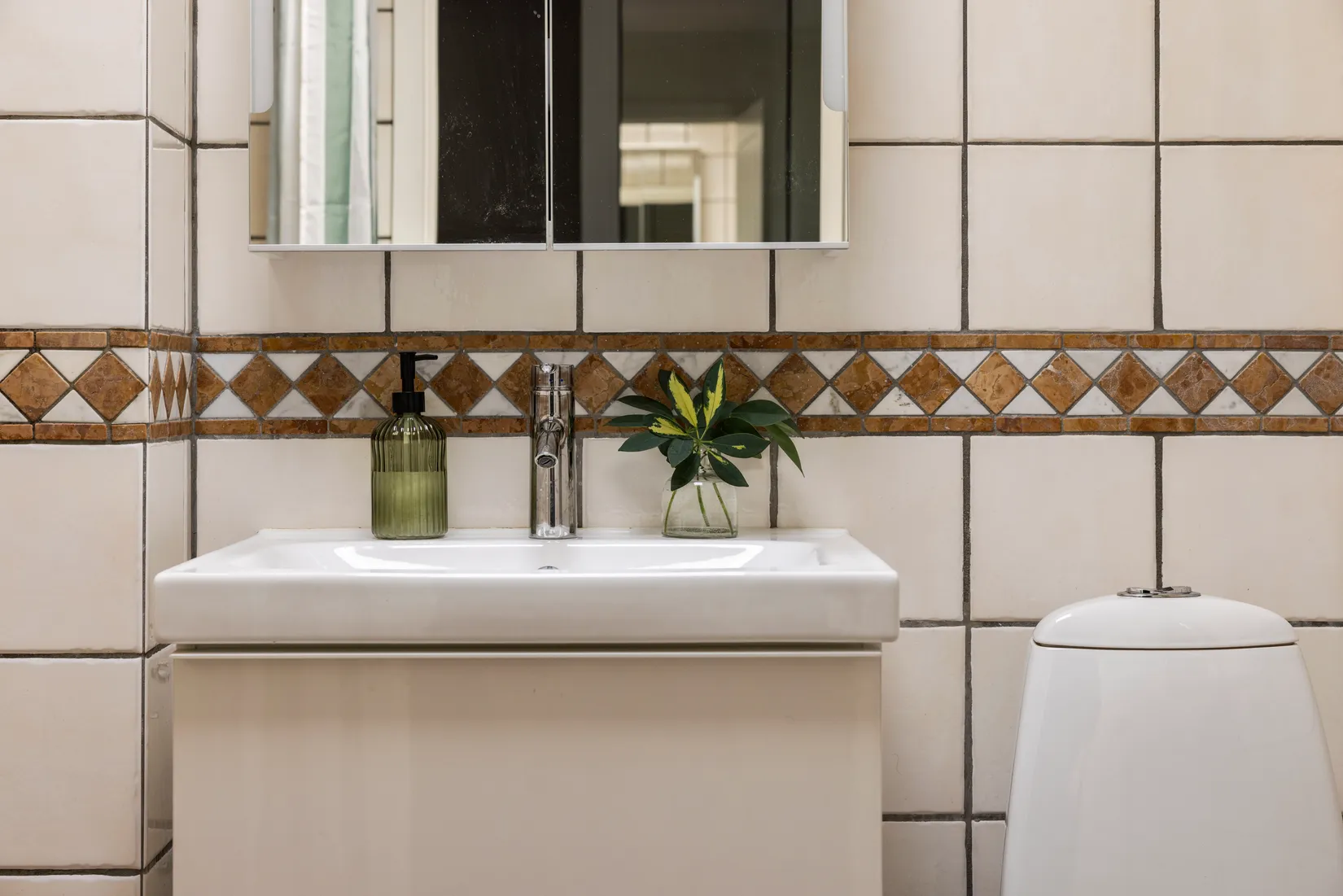 Radhus, Herrängsvägen 28, Rönninge, Salem