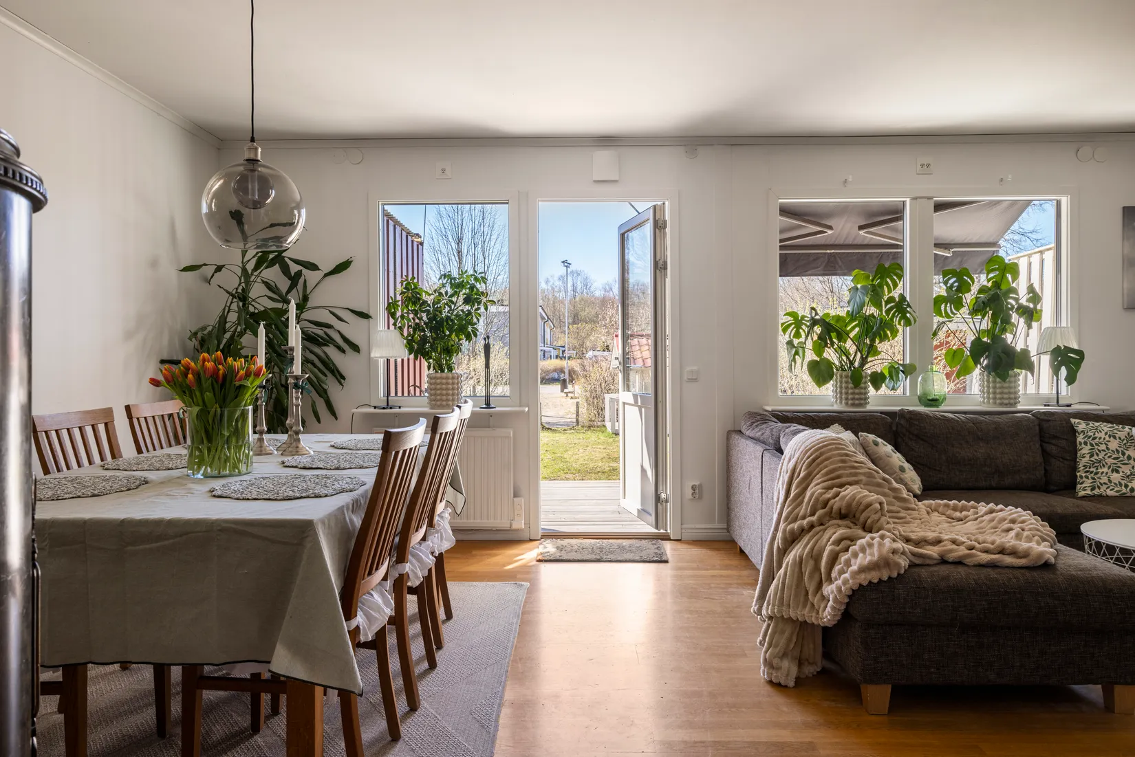 Radhus, Herrängsvägen 28, Rönninge, Salem