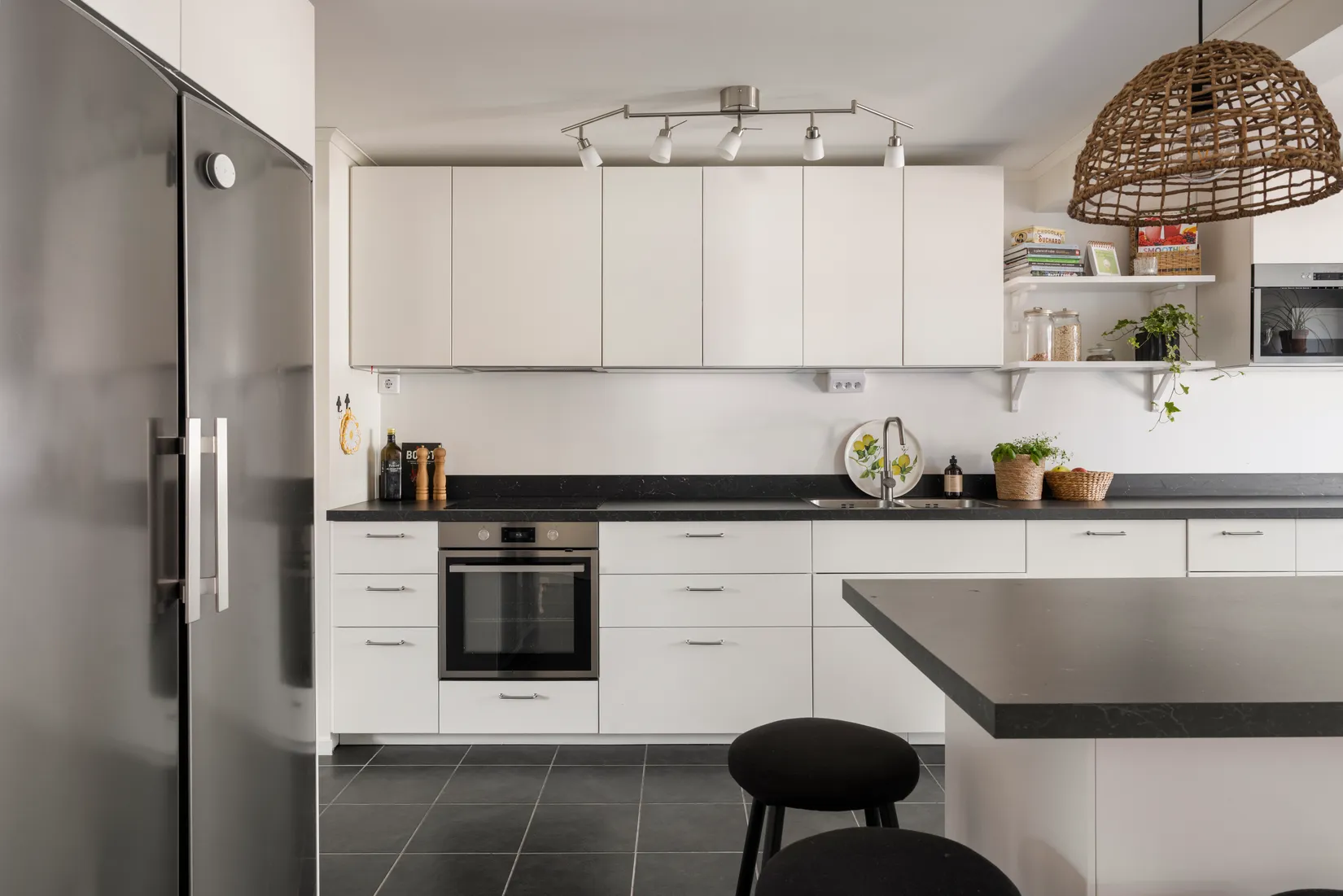 Radhus, Herrängsvägen 28, Rönninge, Salem