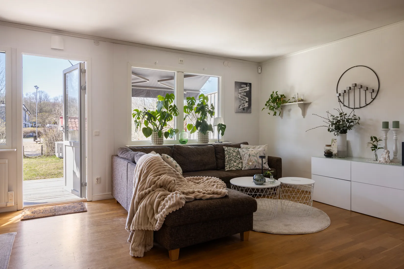 Radhus, Herrängsvägen 28, Rönninge, Salem