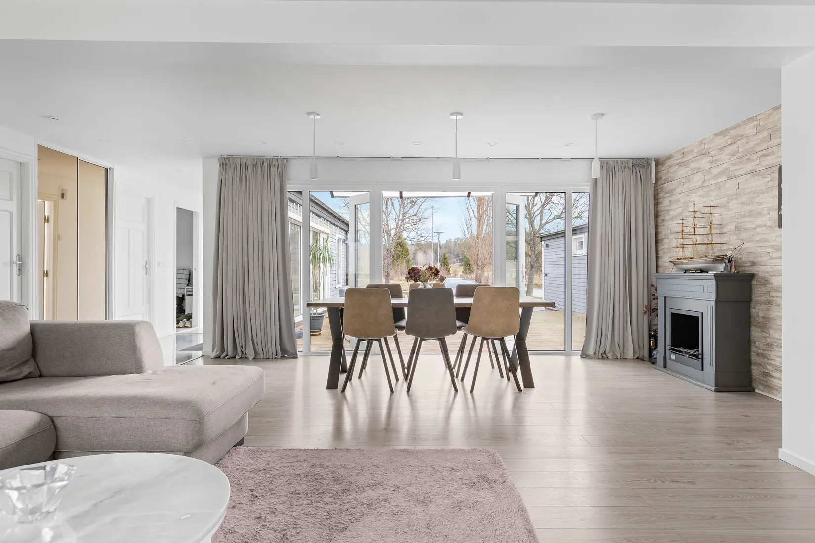 Villa, Båthamnsvägen 24, Ekerö