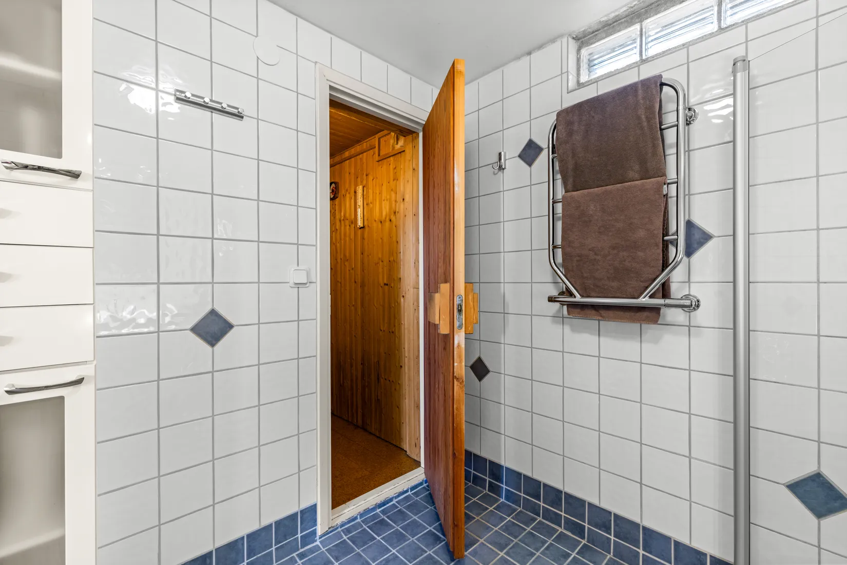 Villa, Junibacken 20, Trollbäcken / Skälsätra, Tyresö