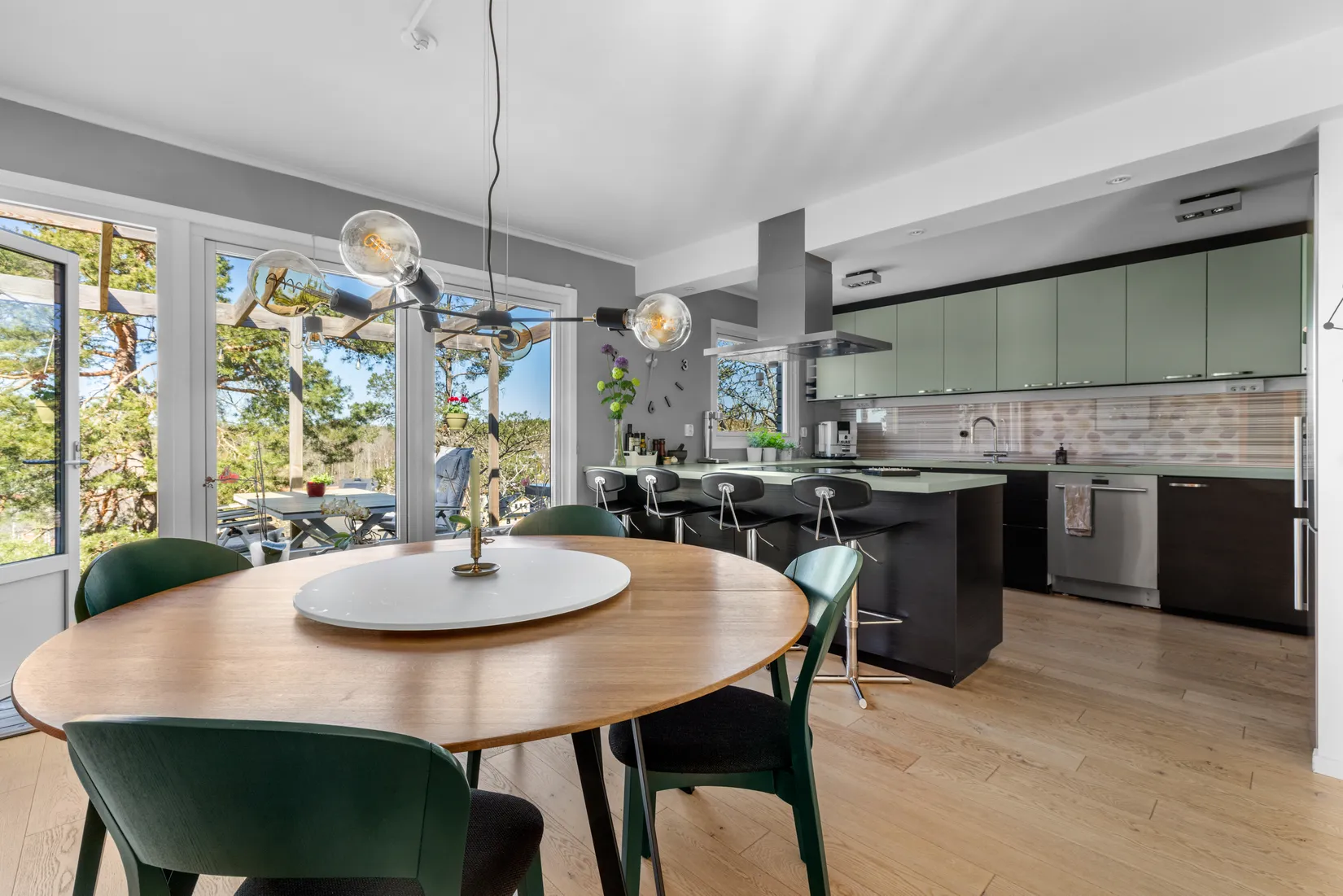 Villa, Junibacken 20, Trollbäcken / Skälsätra, Tyresö