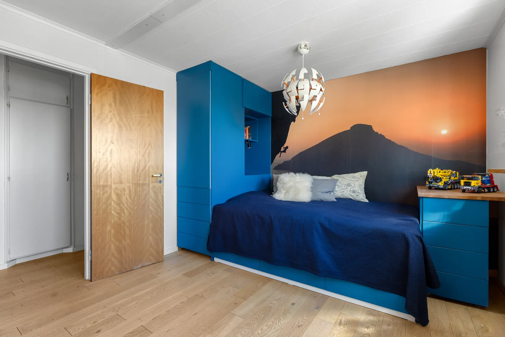 Villa, Junibacken 20, Trollbäcken / Skälsätra, Tyresö