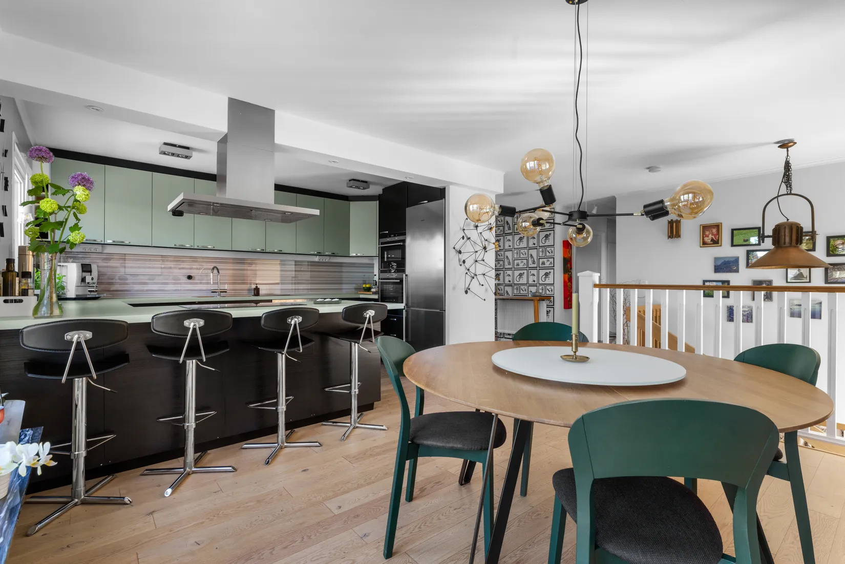 Villa, Junibacken 20, Trollbäcken / Skälsätra, Tyresö