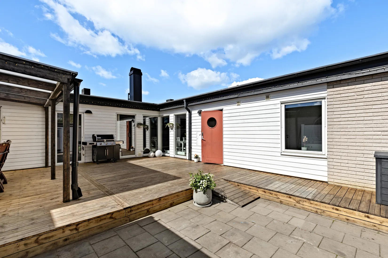 Villa, Radhus, Hoppargränd 19, Träkvista, Ekerö