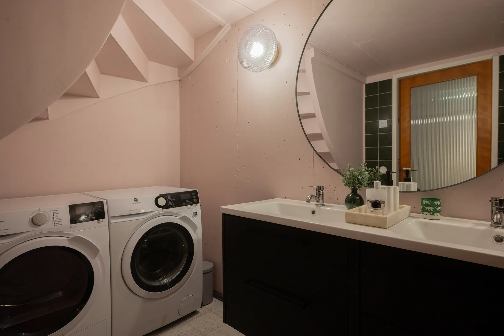 Villa, Radhus, Mellansjövägen 61, Balingsnäs, Huddinge