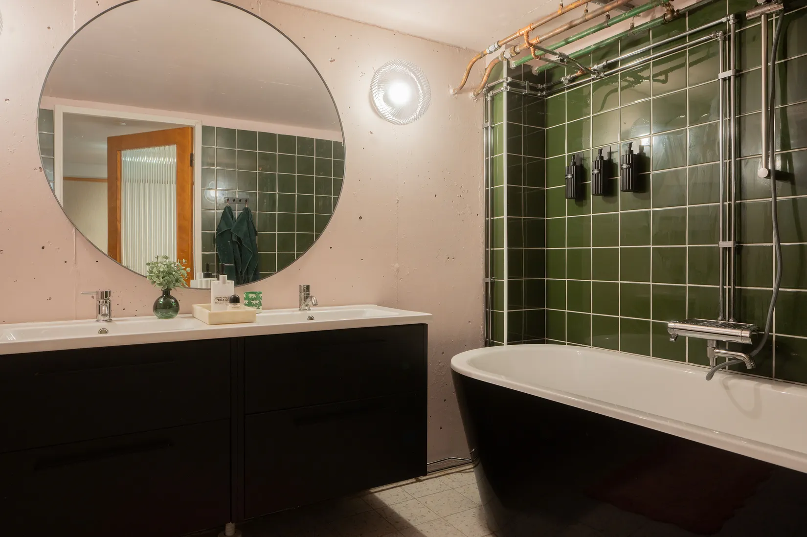 Villa, Radhus, Mellansjövägen 61, Balingsnäs, Huddinge
