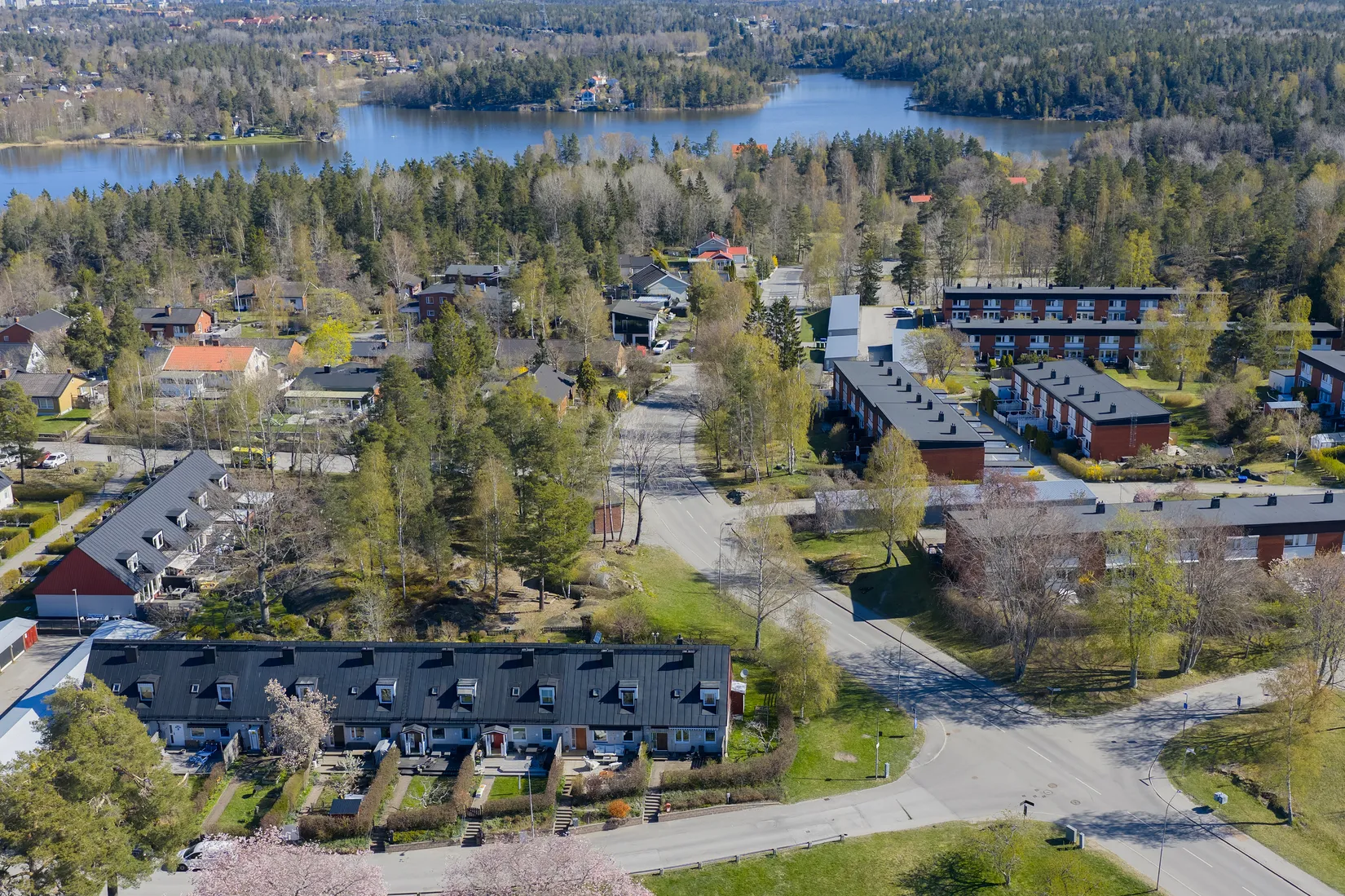 Villa, Radhus, Mellansjövägen 61, Balingsnäs, Huddinge