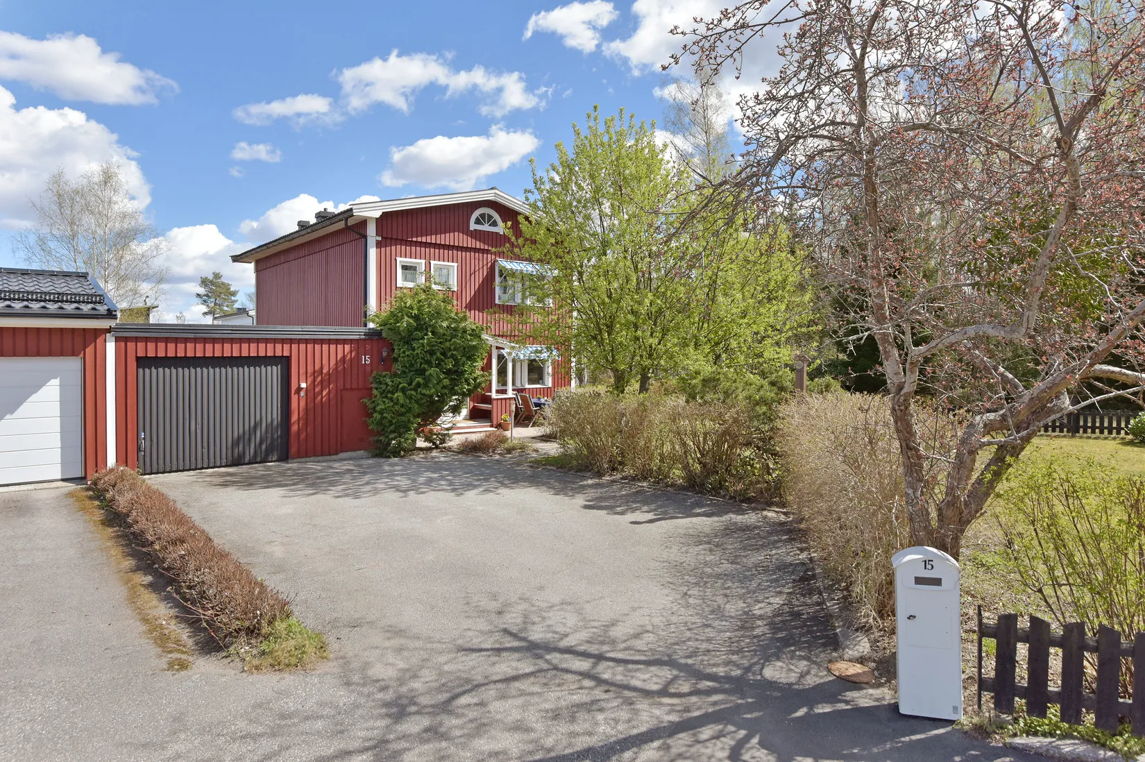 Villa, Radhus, Prismavägen 15, Viksjö, Järfälla