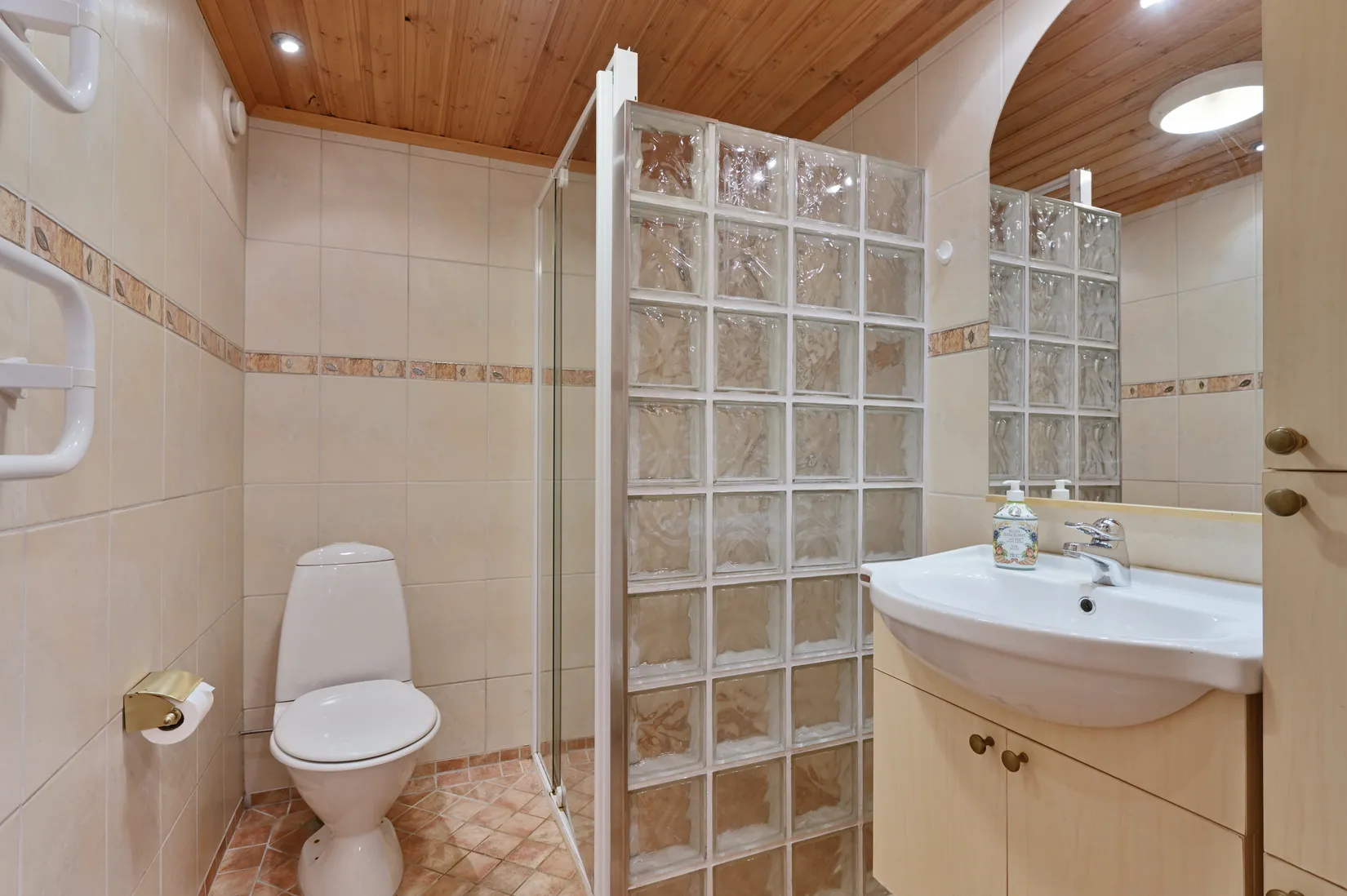 Villa, Bielkenstiernas väg 5, Stäket, Järfälla