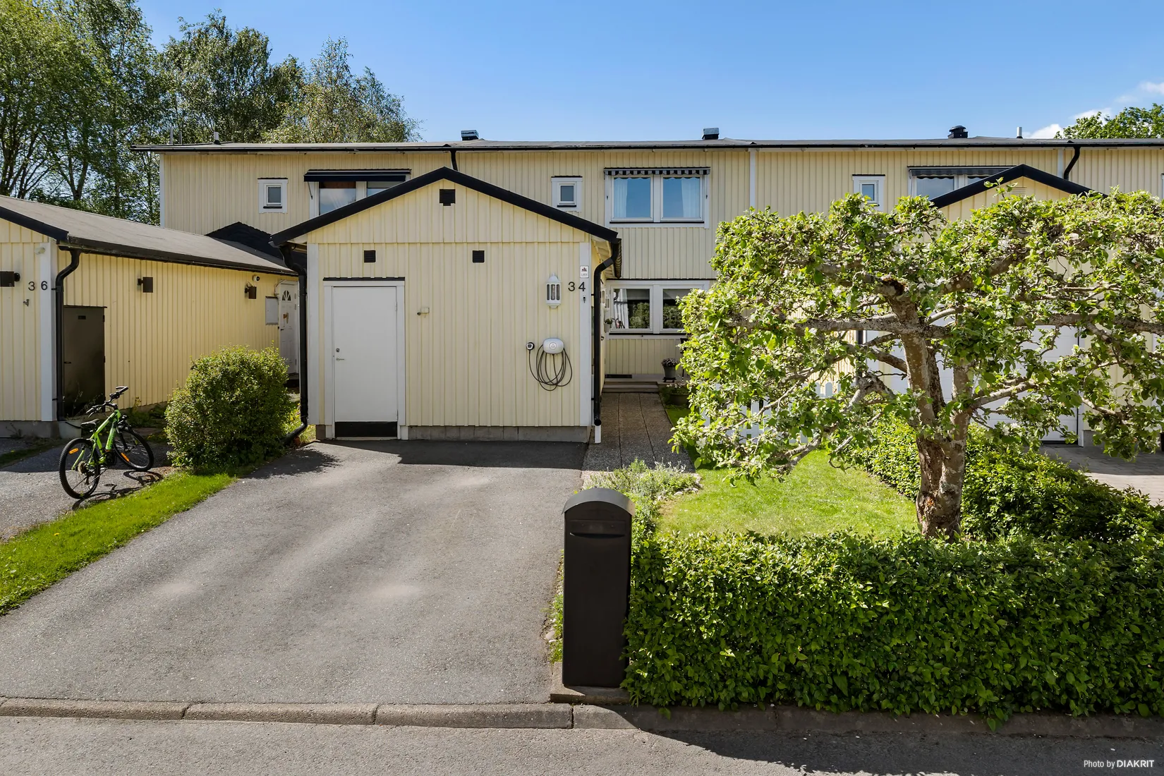 Radhus, Palissadgränd 34, Skarpäng, Täby