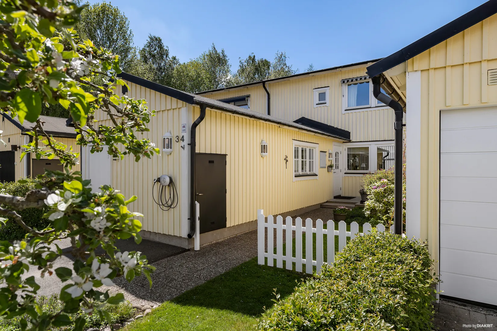 Radhus, Palissadgränd 34, Skarpäng, Täby