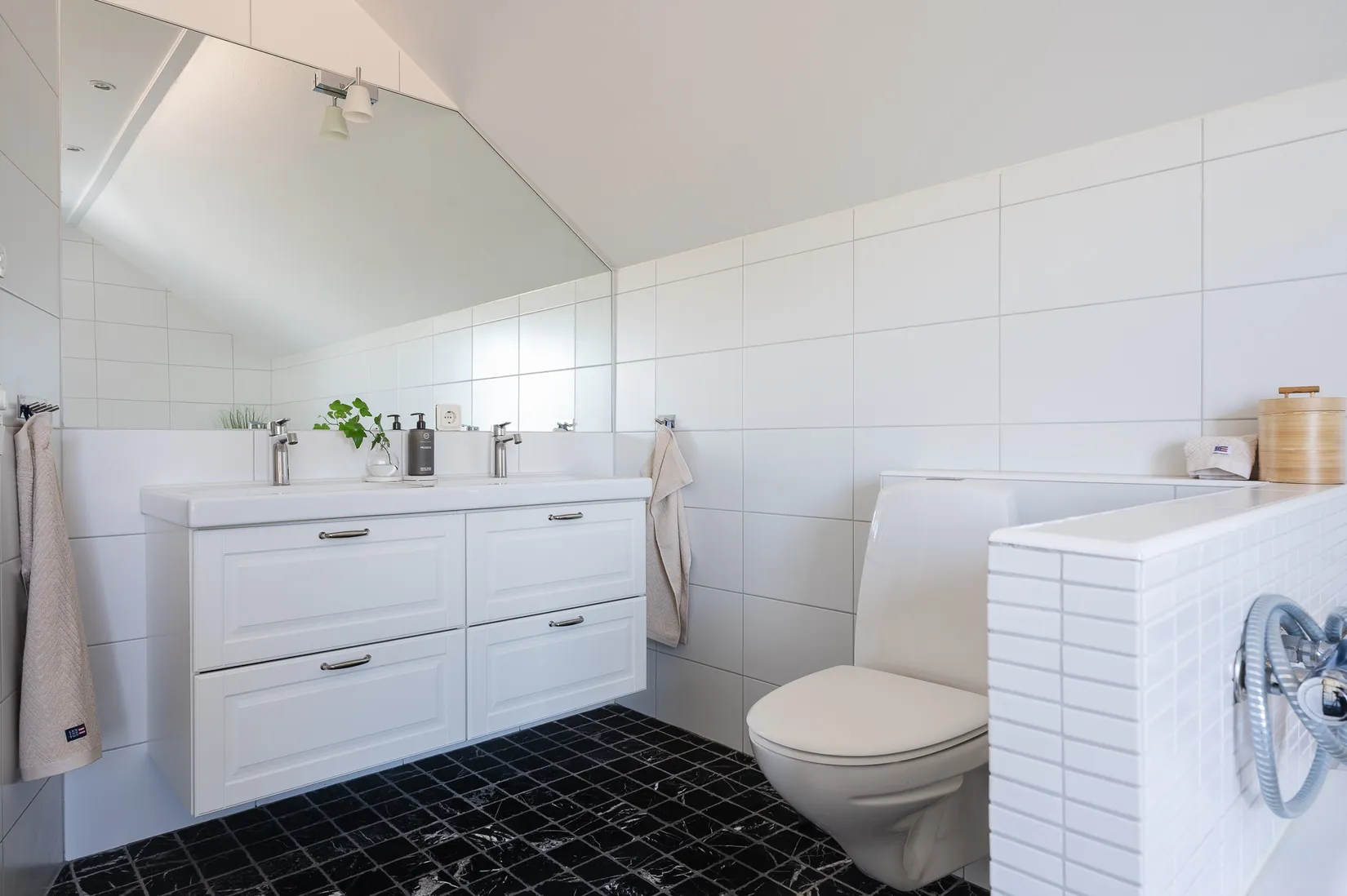 Villa, Rödbosundsvägen 33B, Margretelund, Österåker