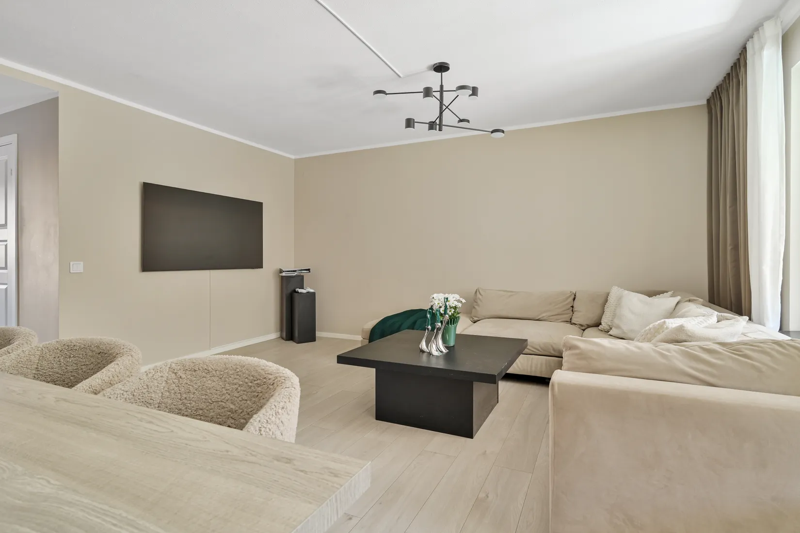 Bostadsrätt, Radhus, Vålbergavägen 173, Barkarby, Järfälla