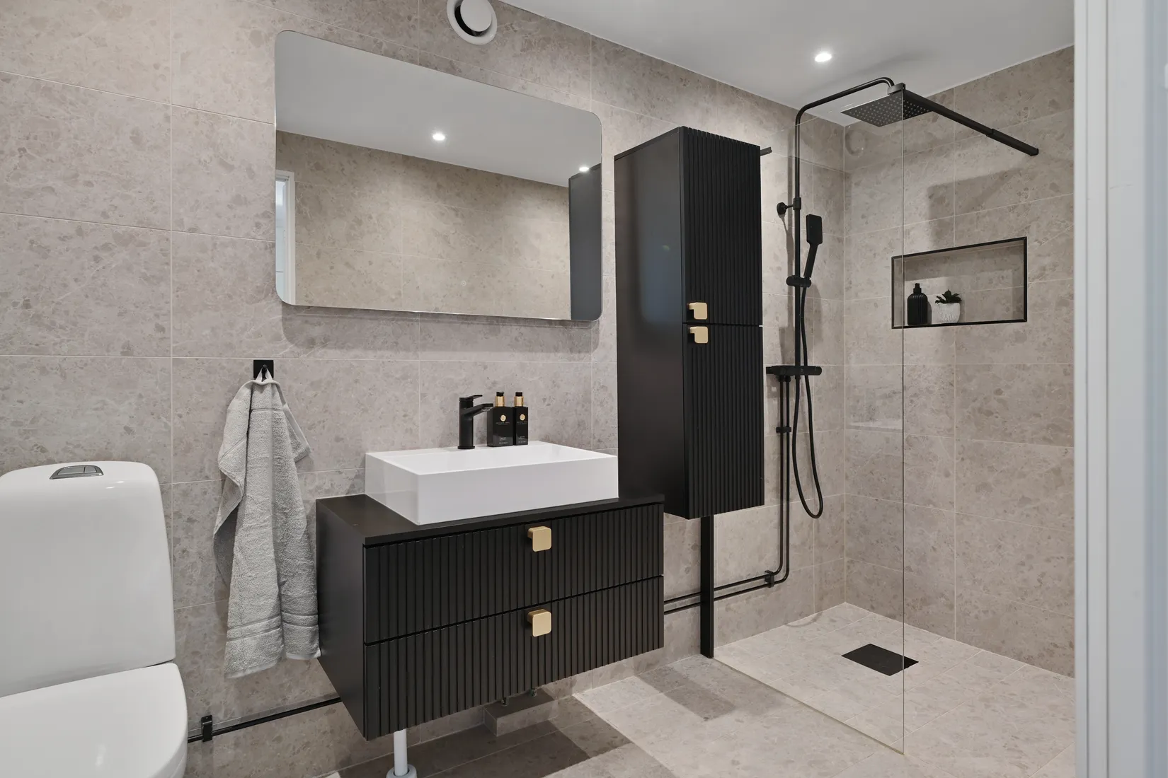 Bostadsrätt, Radhus, Vålbergavägen 173, Barkarby, Järfälla
