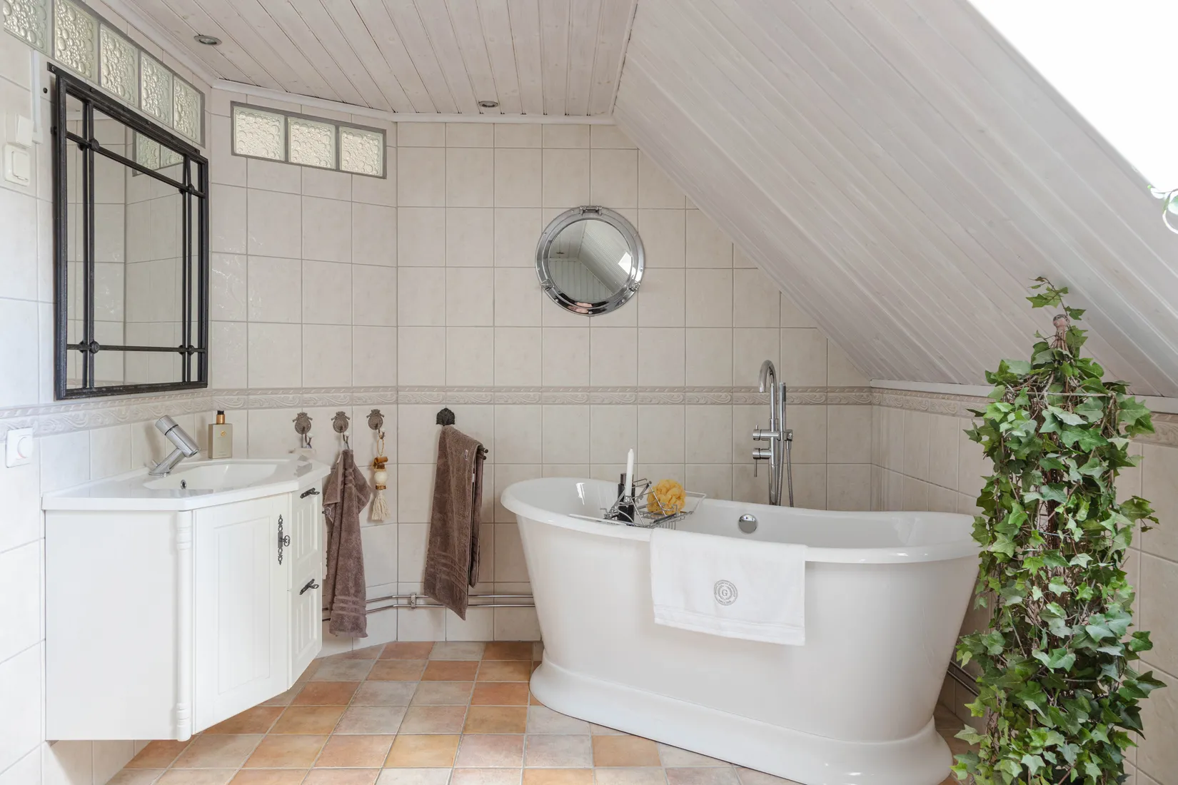 Villa, Ringblommevägen 13, Önsta Gryta, Västerås