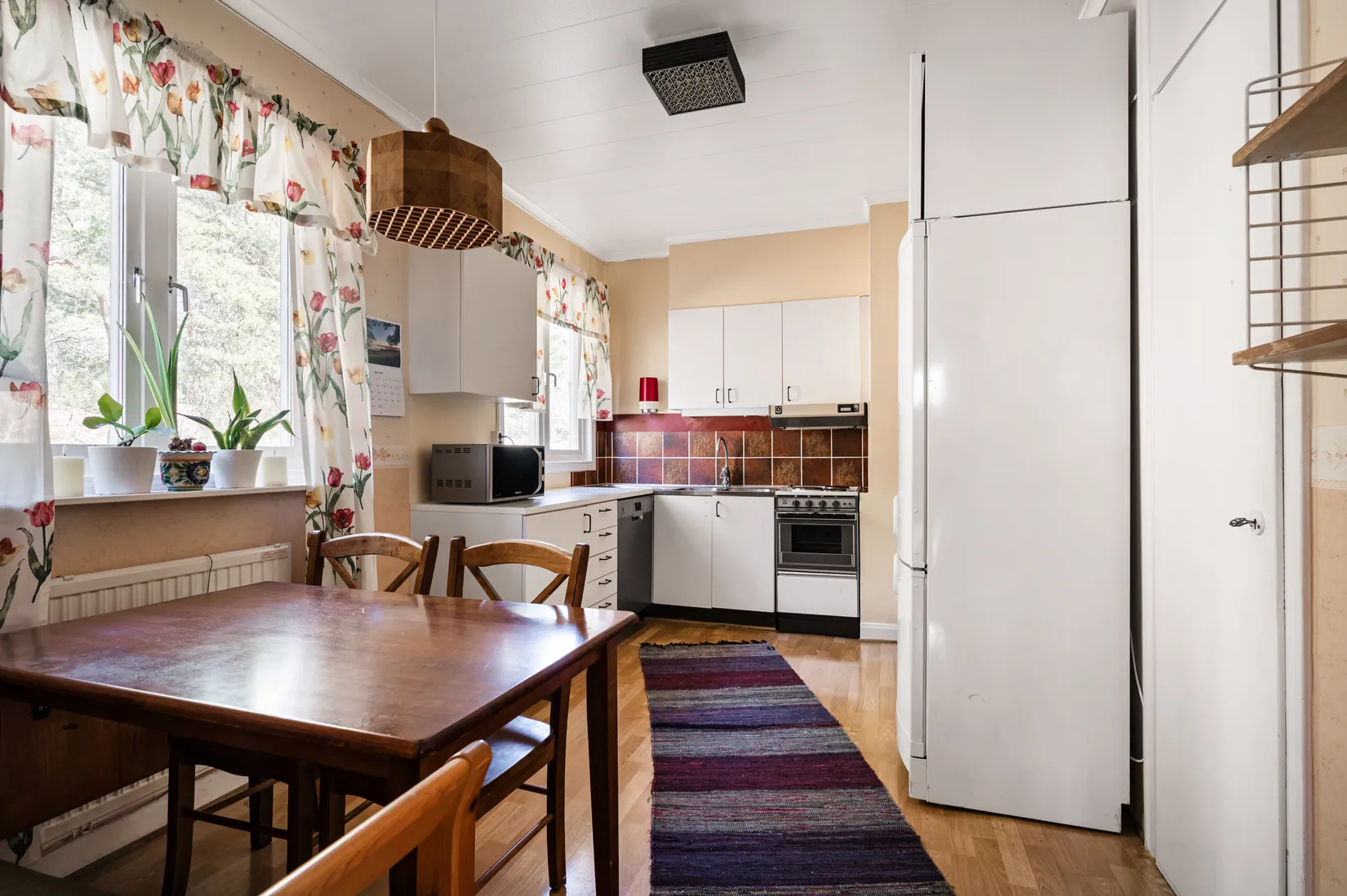 Radhus, Ålbrunnavägen 6, Upplands-Bro - Stora Ekeby, Upplands-Bro