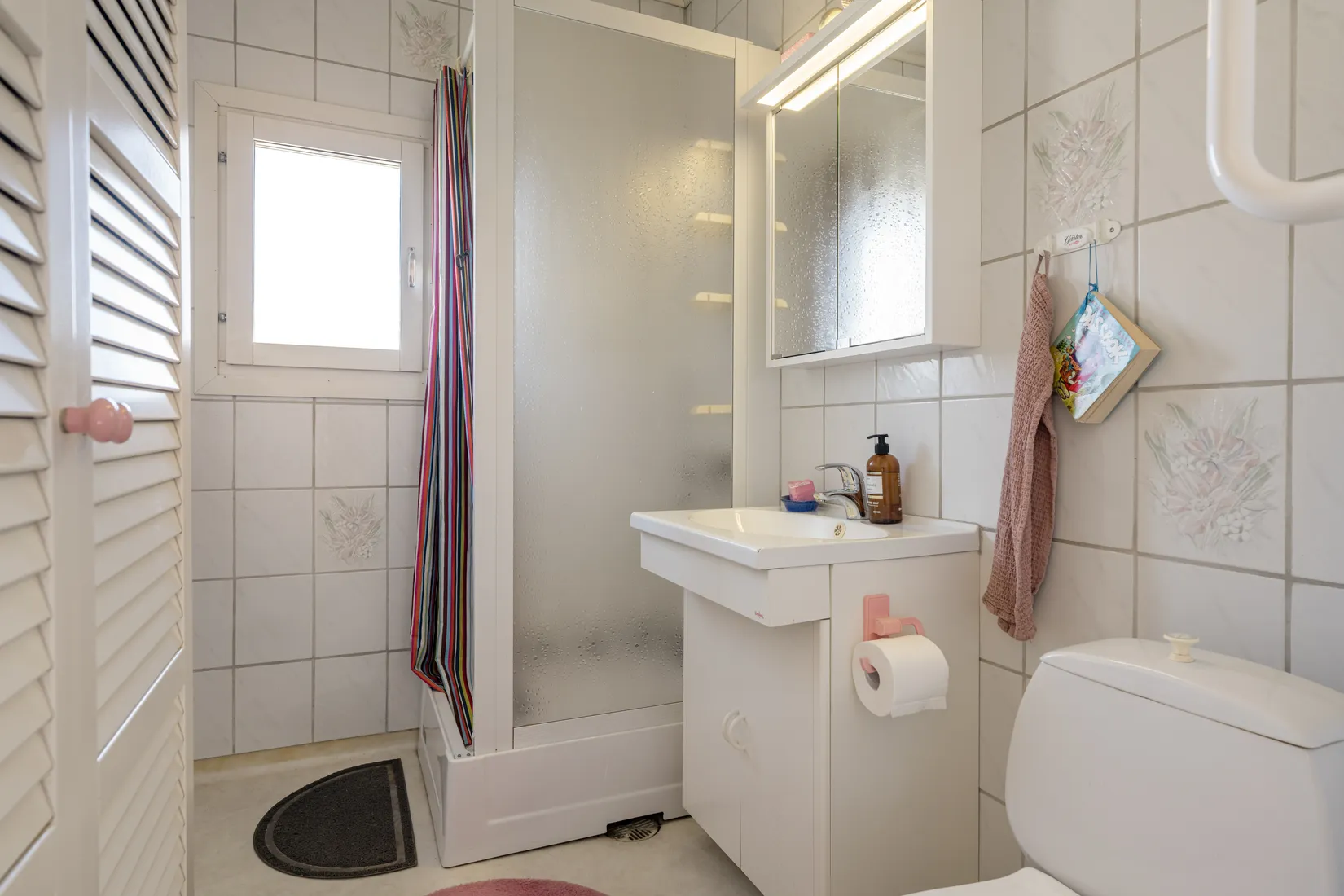 Villa, Brobyvägen 12, Ella Park - Ensta - Ella Gård, Täby