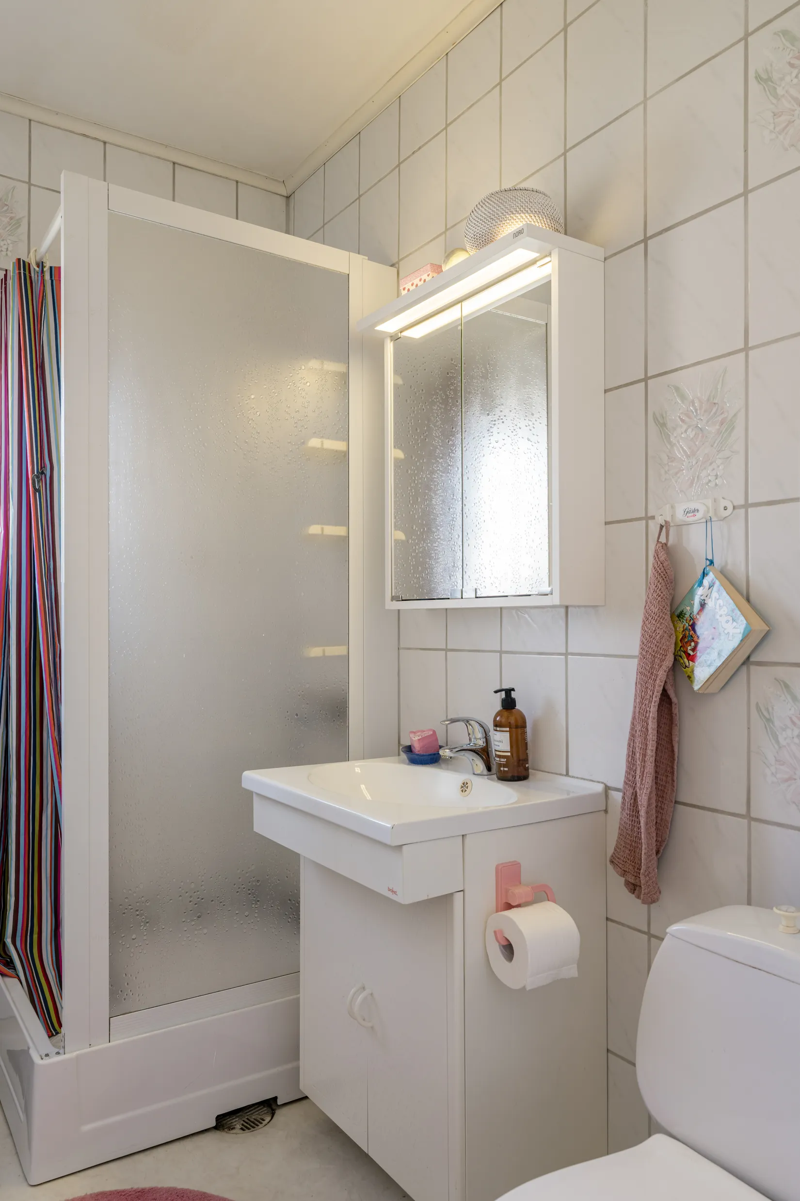 Villa, Brobyvägen 12, Ella Park - Ensta - Ella Gård, Täby