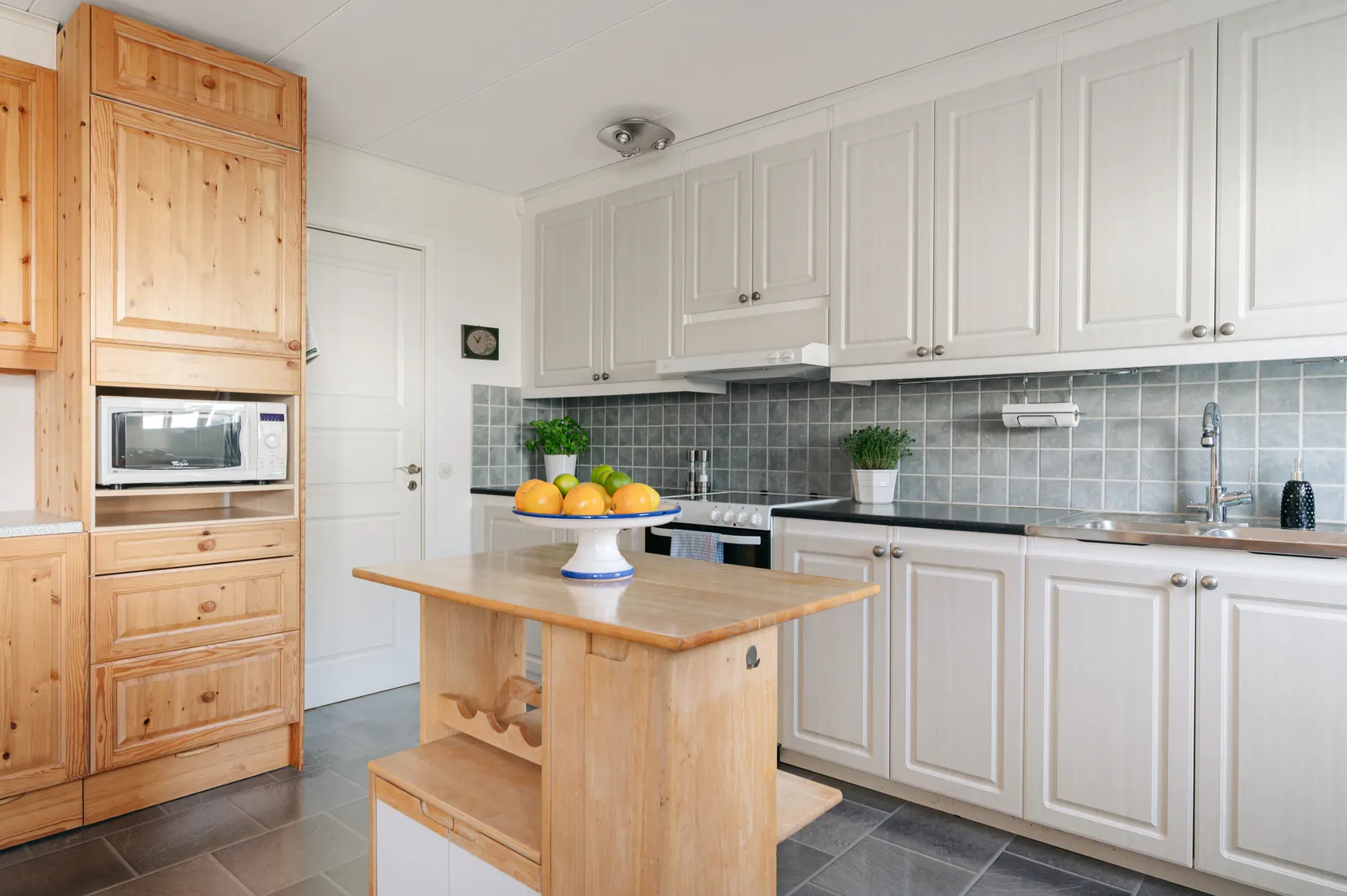 Villa, Radhus, Tumultgränd 49, Vällingby - Kälvesta, Stockholm