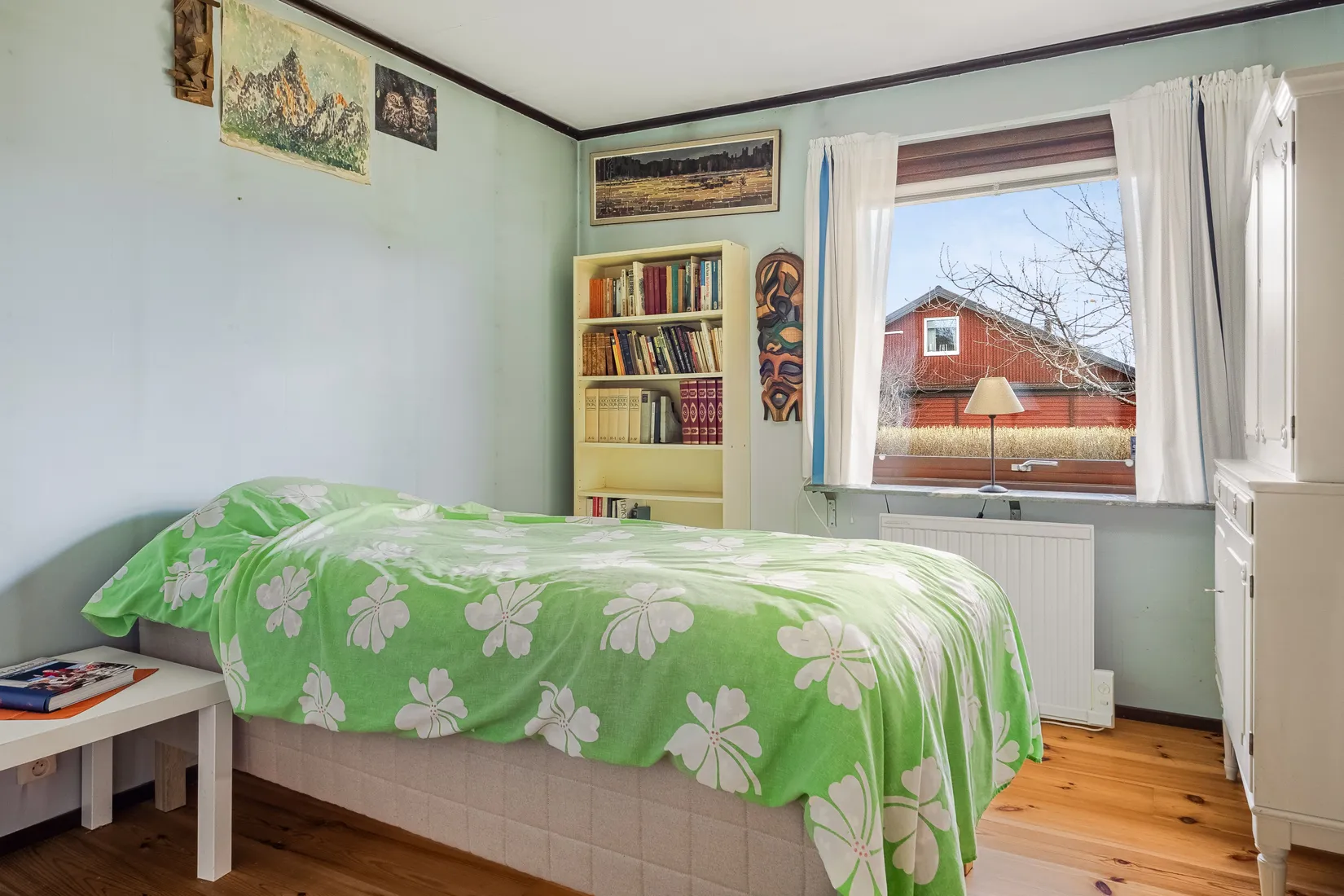 Villa, Krokusgatan 26, Skuggan, Sala
