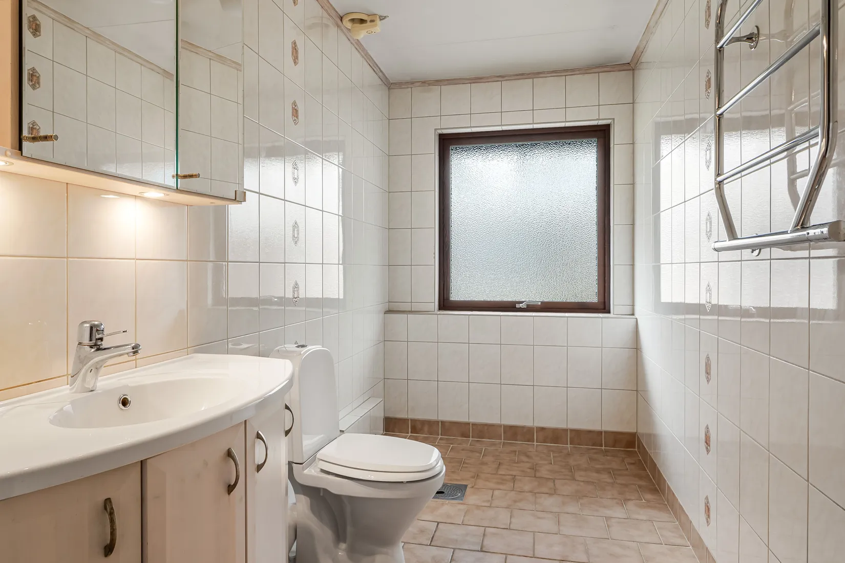 Villa, Krokusgatan 26, Skuggan, Sala