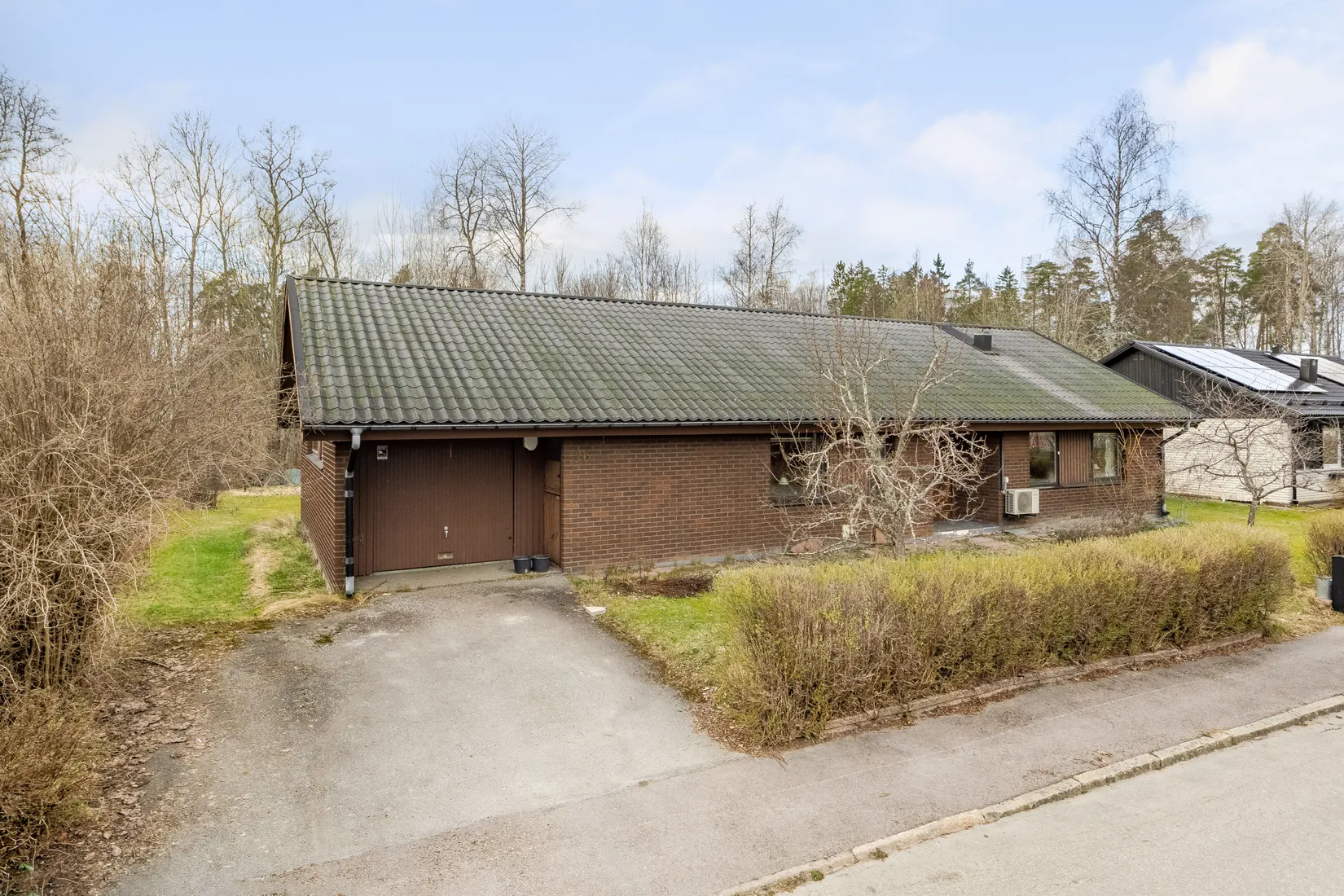 Villa, Krokusgatan 26, Skuggan, Sala