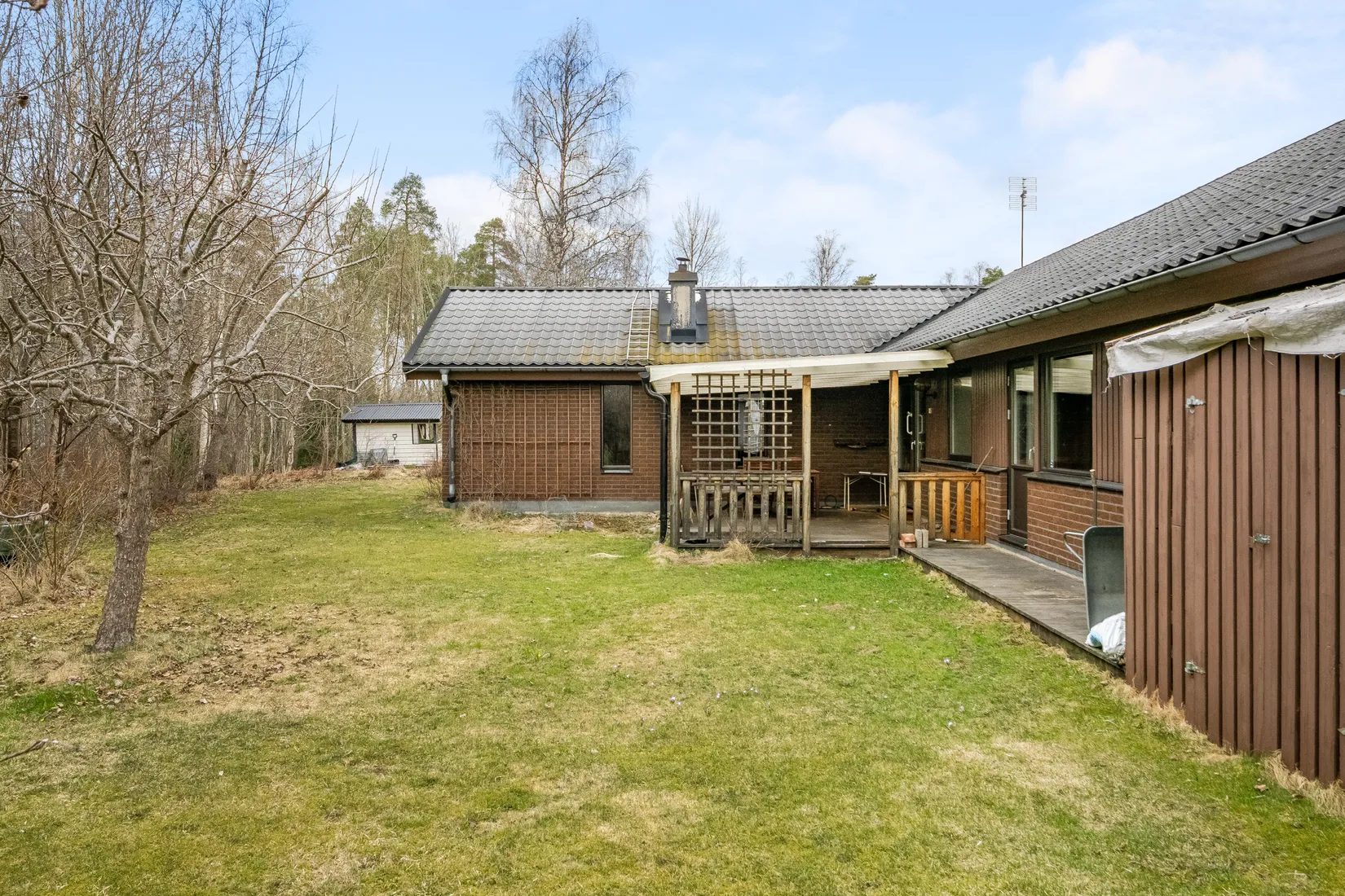 Villa, Krokusgatan 26, Skuggan, Sala