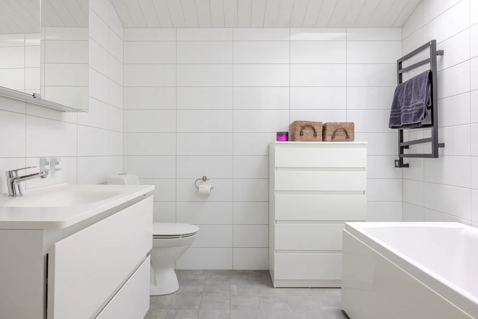Radhus, Mästerbovägen 26, Motala
