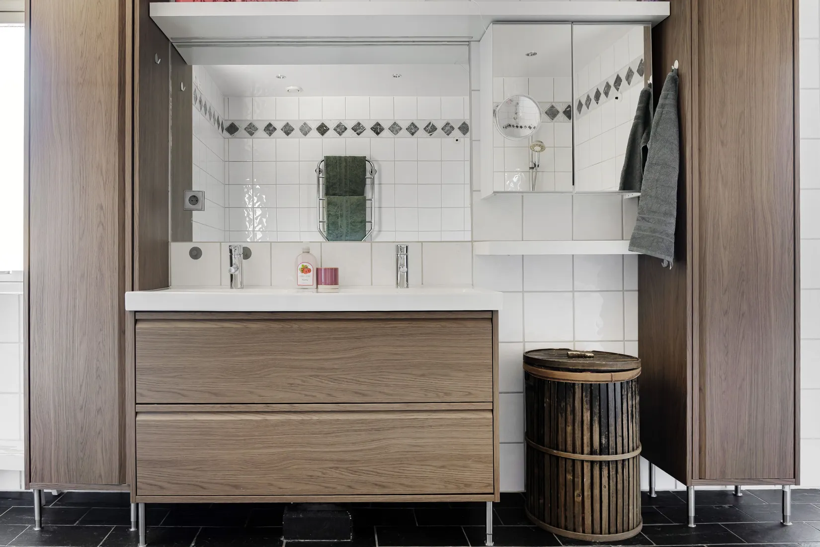 Villa, Rörsångarvägen 12, Håbo