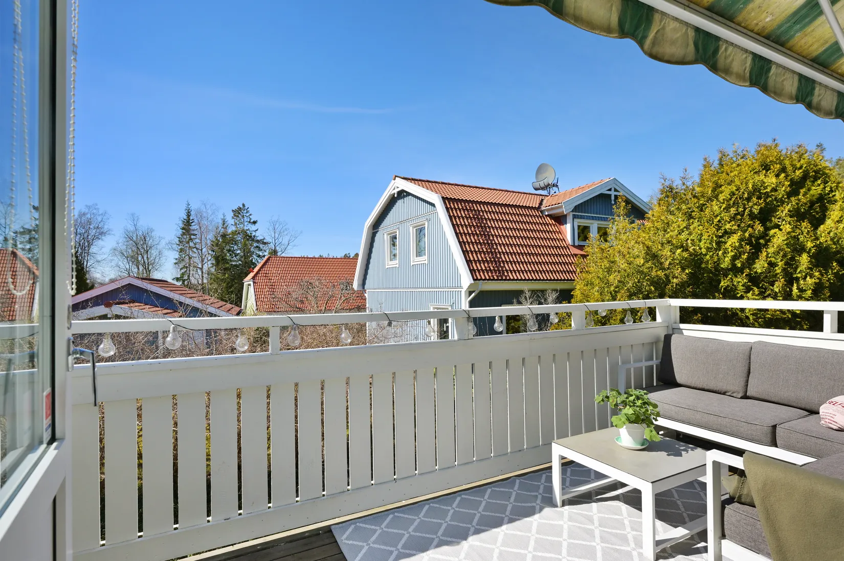 Villa, Julivägen 2B, Trollbäcken, Tyresö