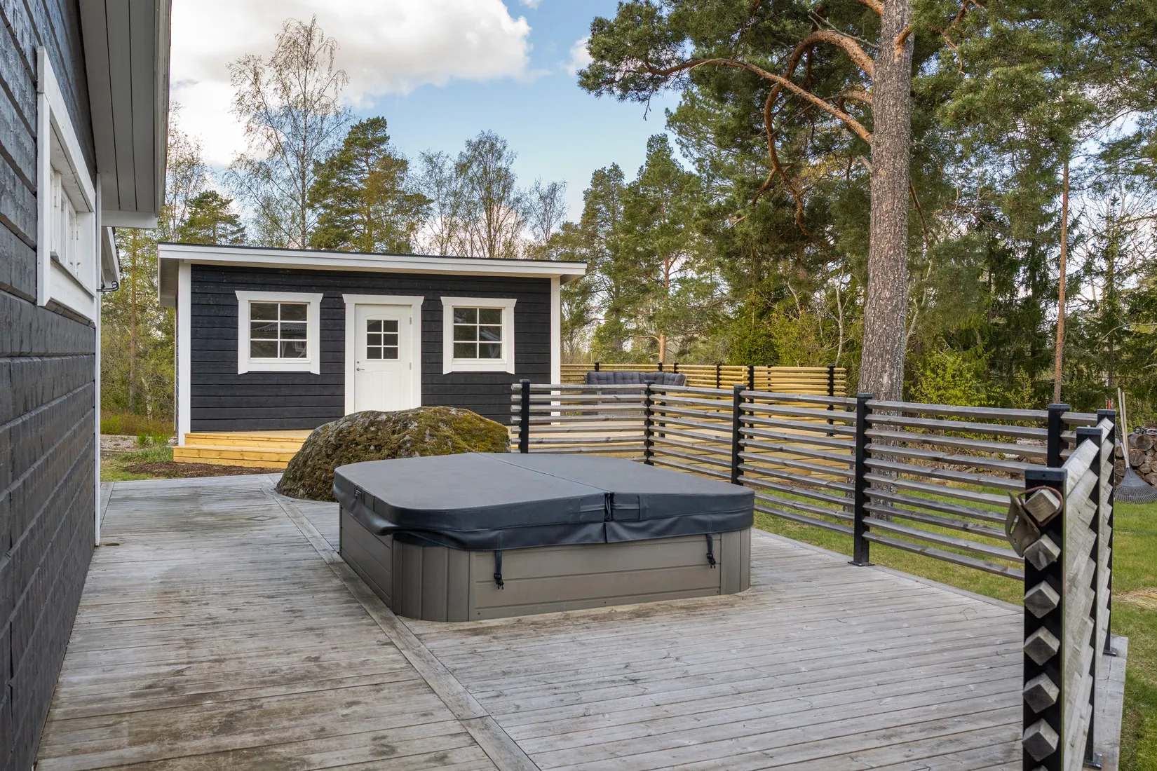 Fritidshus, Tre backars väg 26, Sanda, Strängnäs