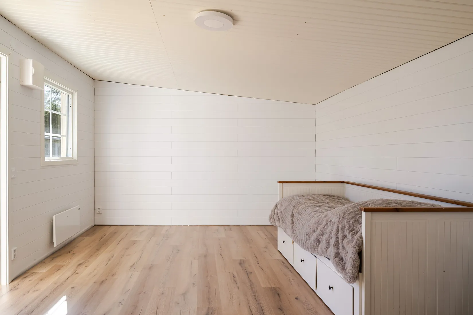 Fritidshus, Tre backars väg 26, Sanda, Strängnäs
