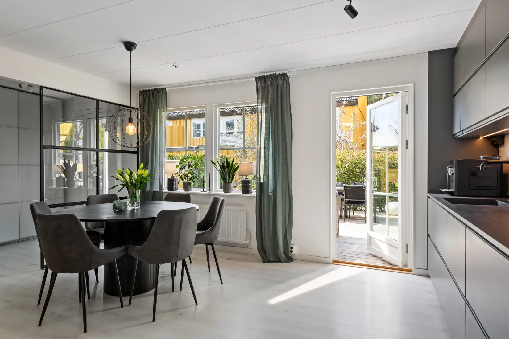Villa, Radhus, Lövängsvägen 123, Ella Gård, Täby