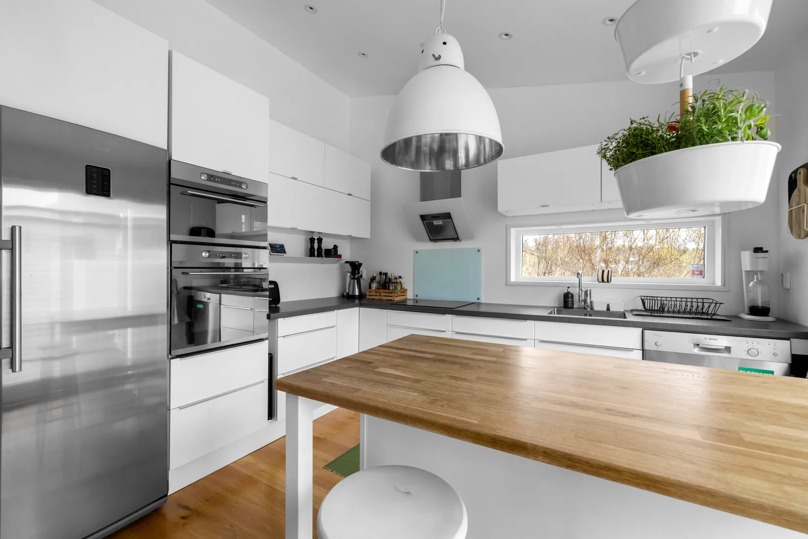 Radhus, Soltorpsvägen 2, Broängen, Botkyrka