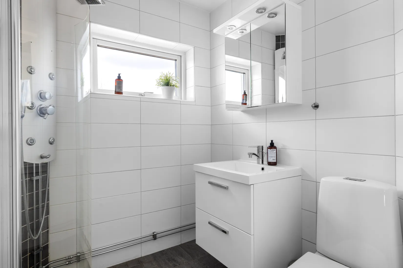 Radhus, Soltorpsvägen 2, Broängen, Botkyrka