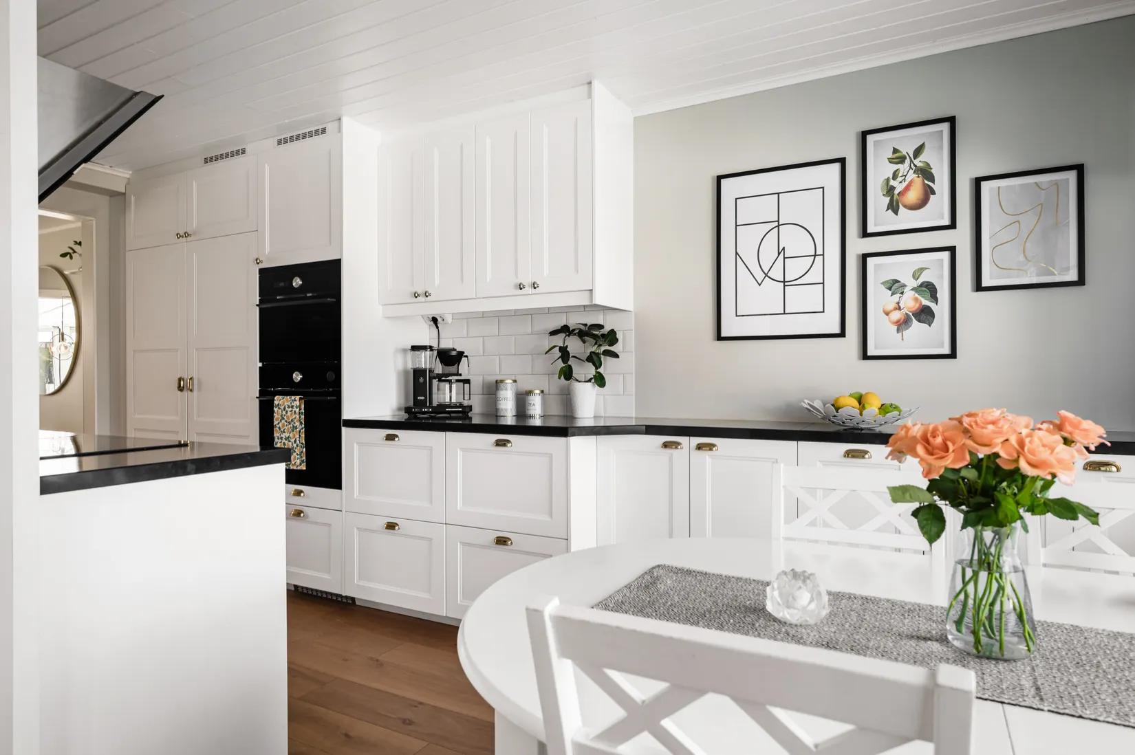 Radhus, Mazurkavägen 7, Brunna, Upplands-Bro