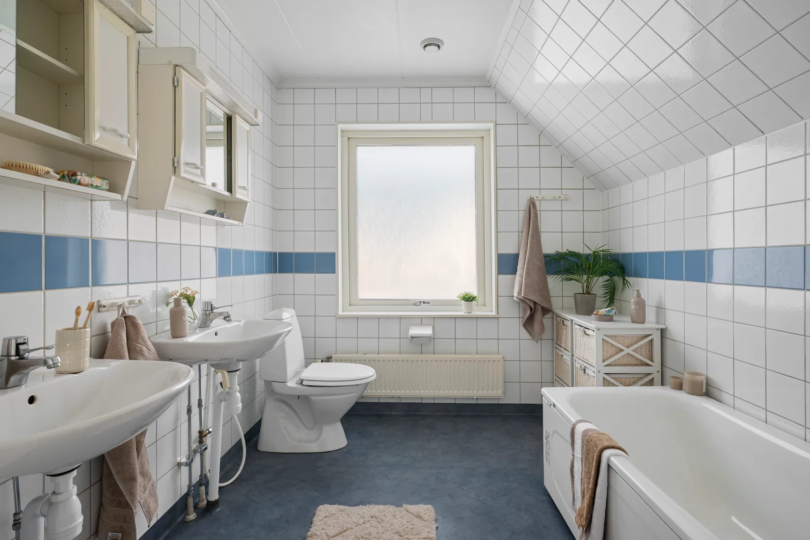 Villa, Radhus, Skattegårdsvägen 429, Vinsta, Stockholm