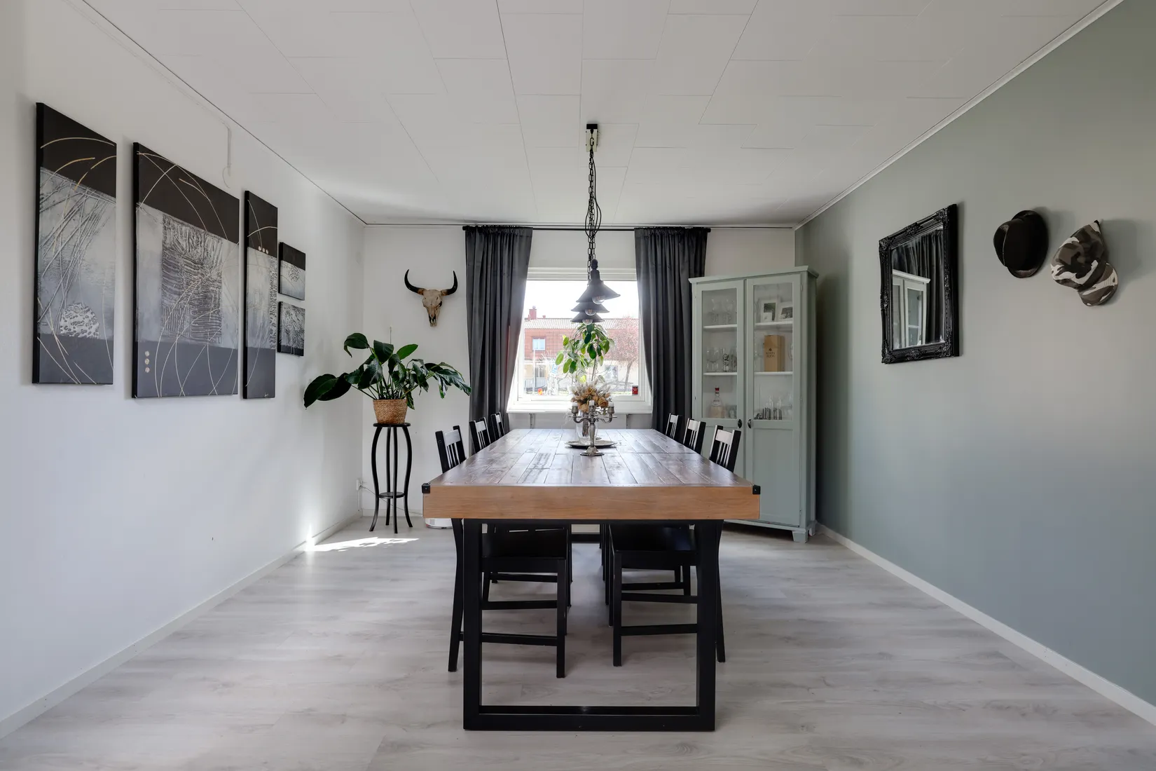 Villa, Radhus, Ölmbrovägen 27, Dyltabruk, Örebro