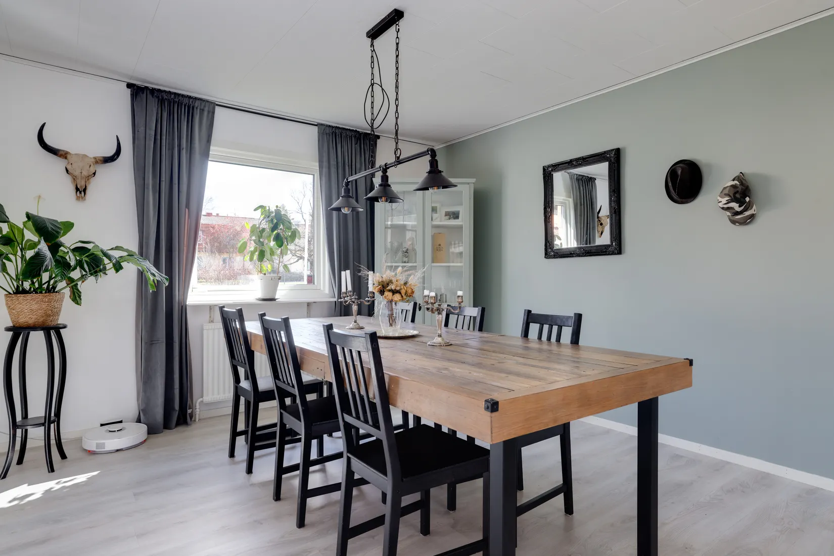 Villa, Radhus, Ölmbrovägen 27, Dyltabruk, Örebro