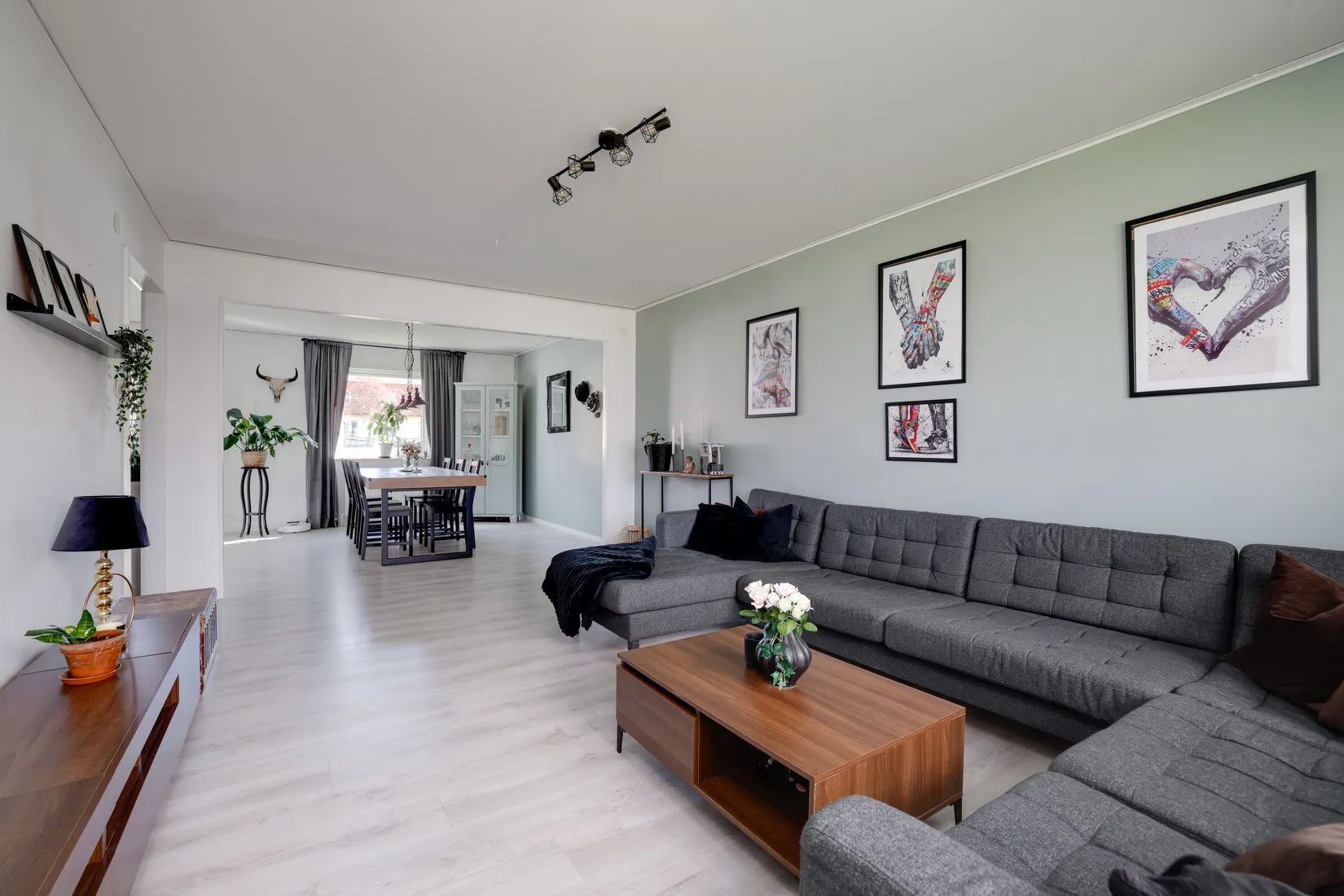 Villa, Radhus, Ölmbrovägen 27, Dyltabruk, Örebro