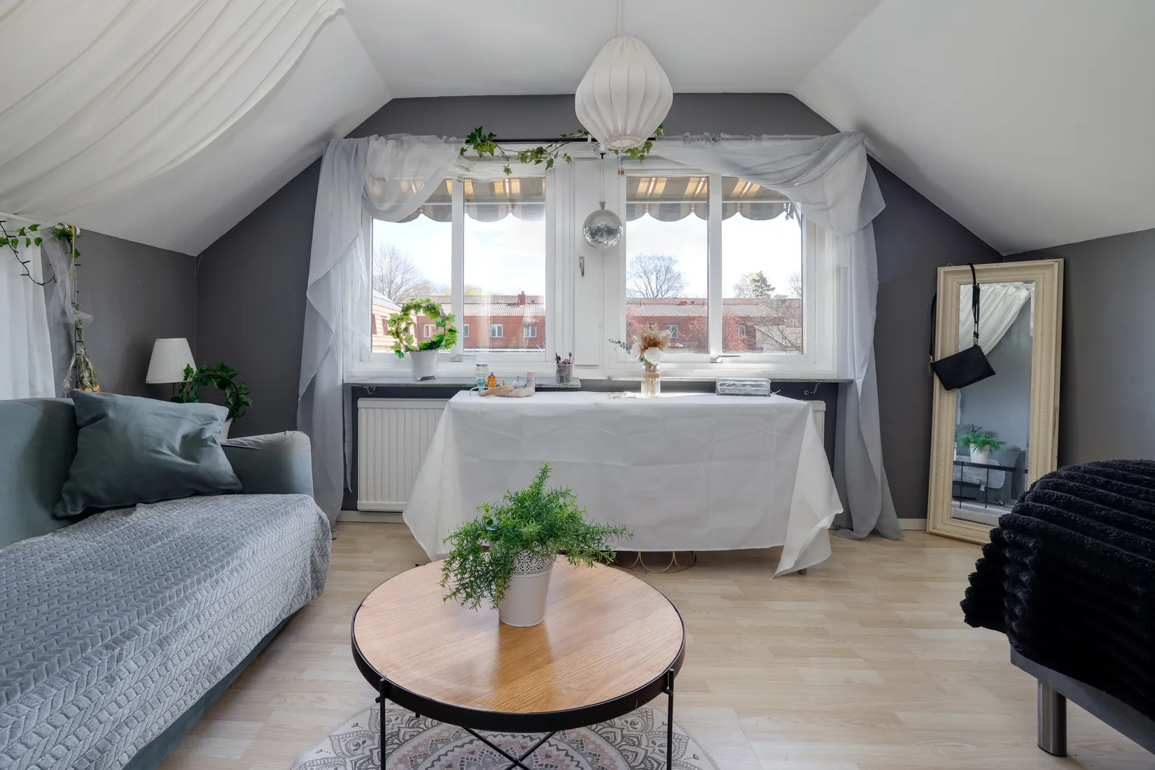 Villa, Radhus, Ölmbrovägen 27, Dyltabruk, Örebro