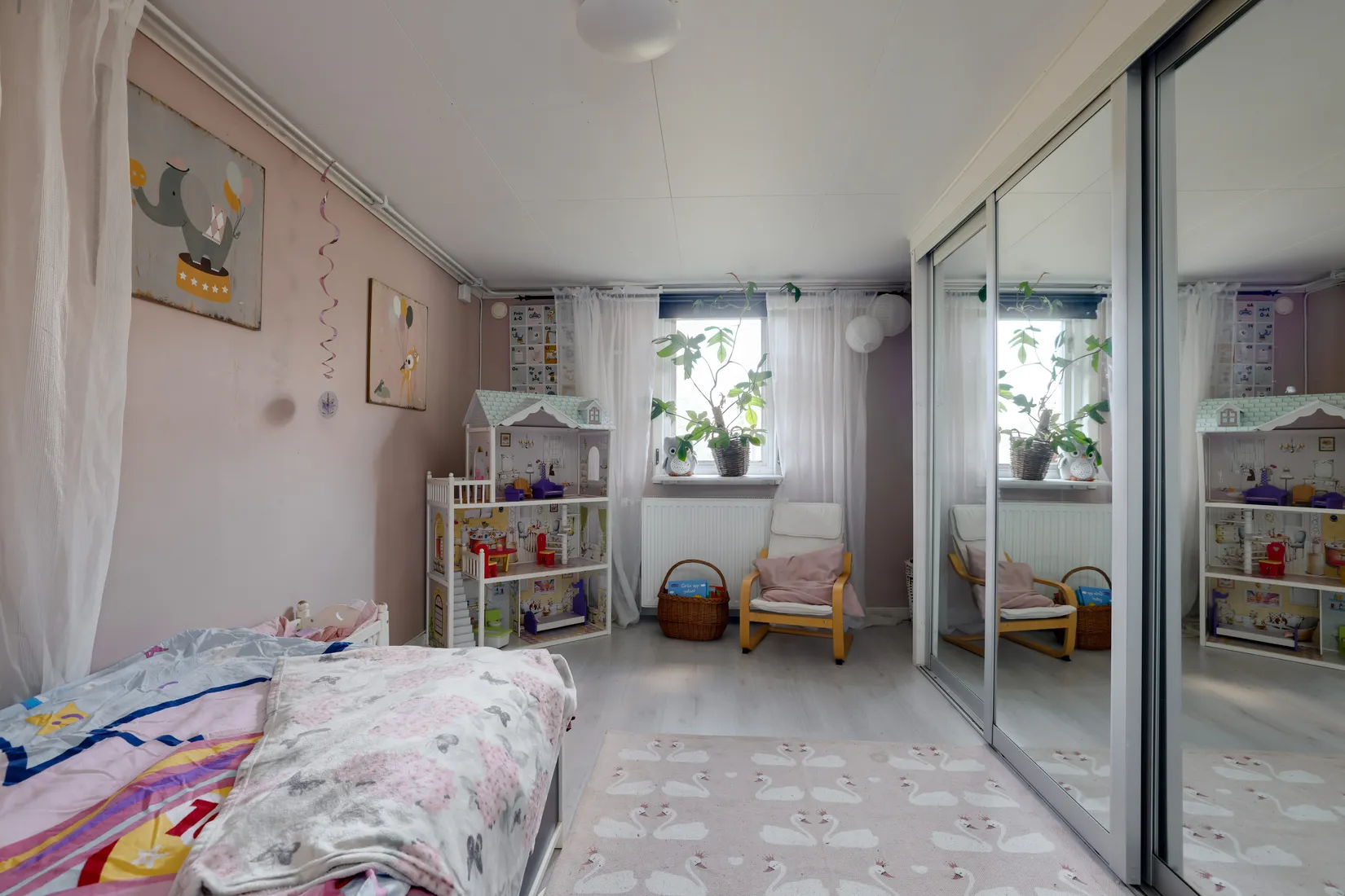 Villa, Radhus, Ölmbrovägen 27, Dyltabruk, Örebro