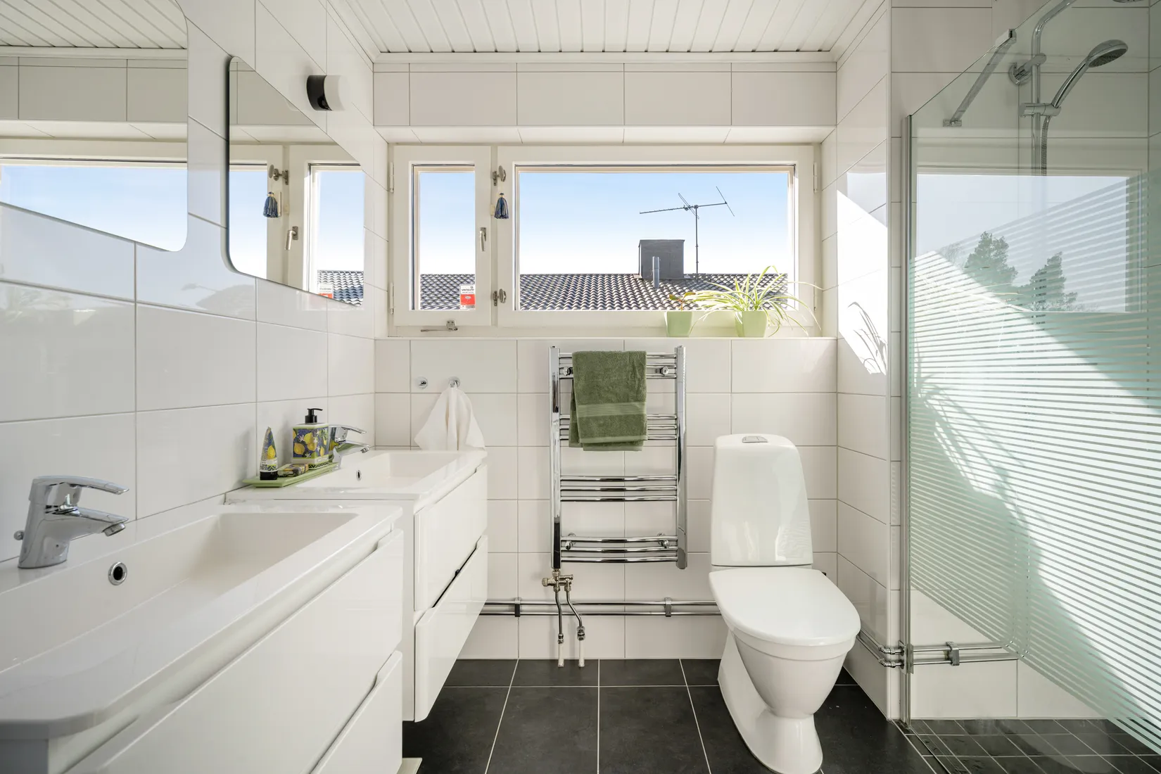 Villa, Radhus, Långsjöhöjden 69, Älvsjö - Långsjö, Stockholm