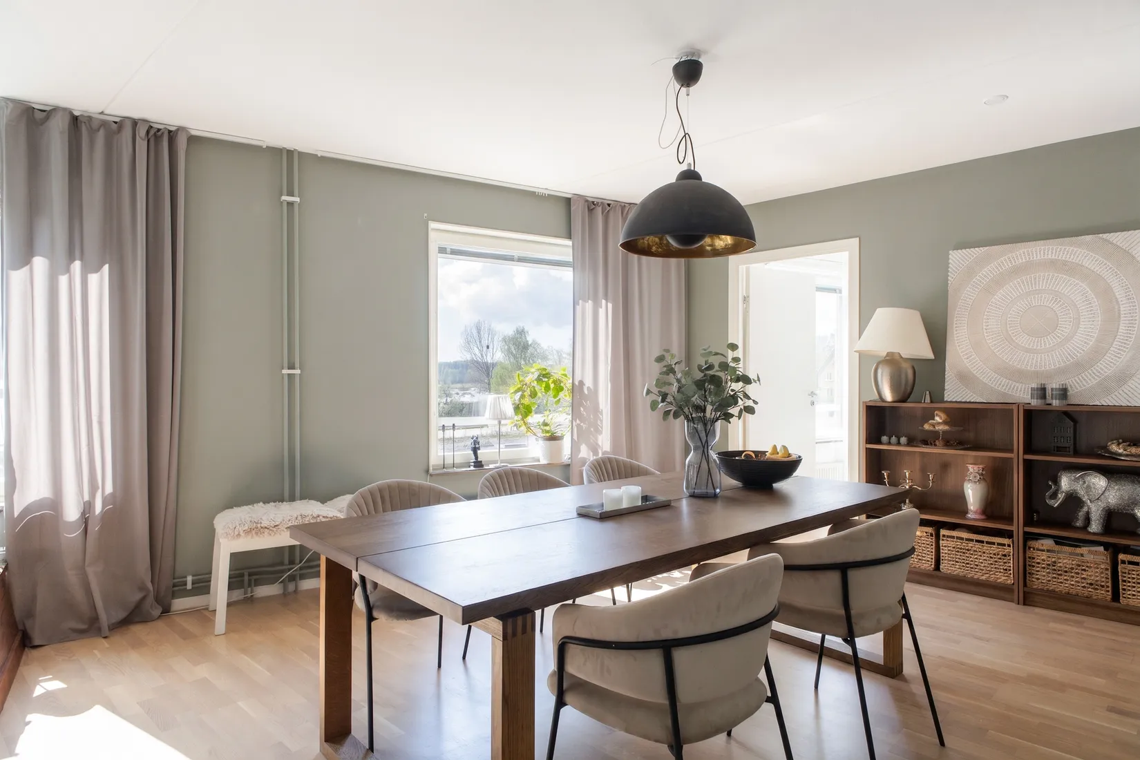 Bostadsrätt, Herrgårdsgatan 113, Mansängen, Håbo