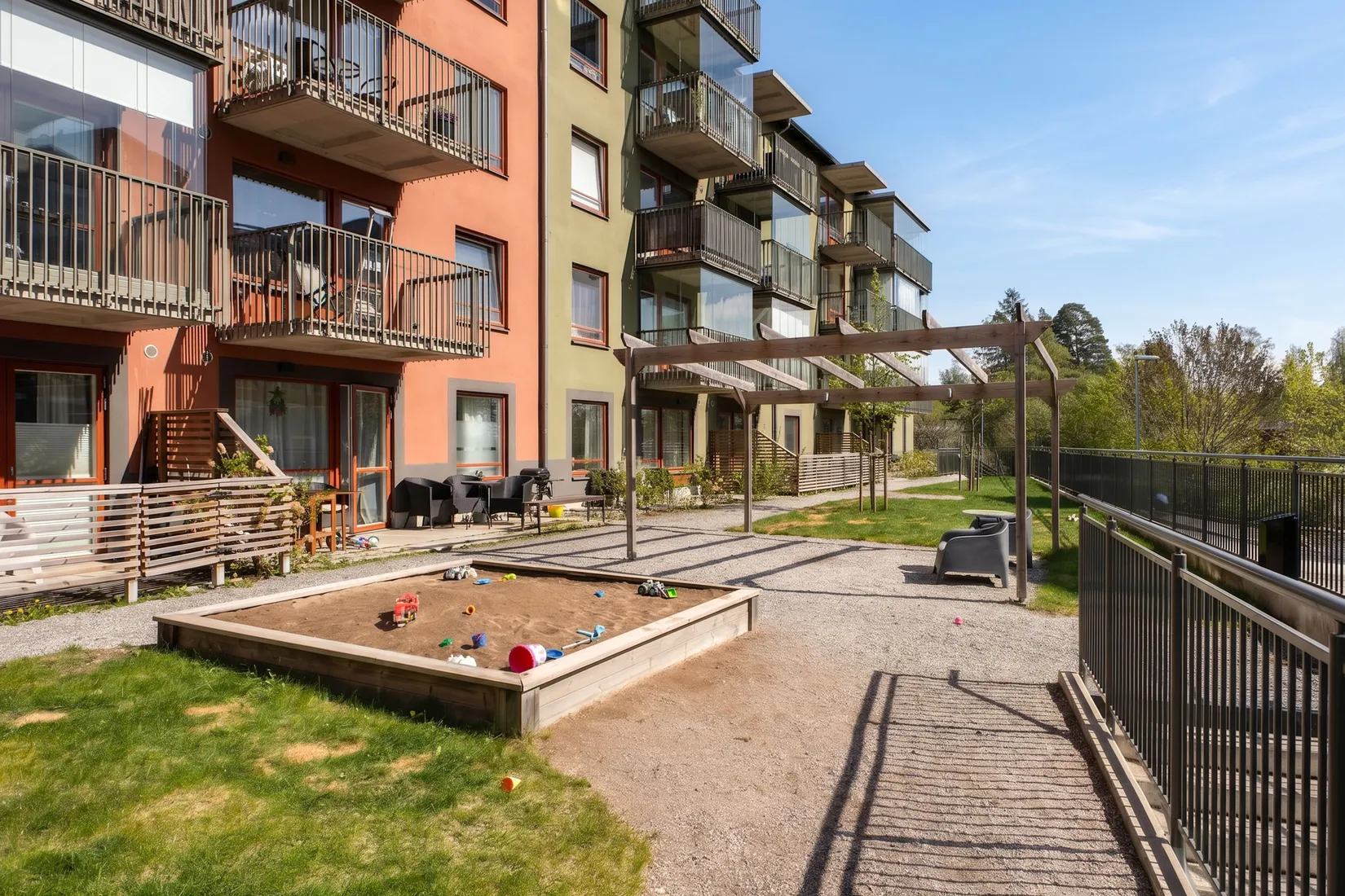 Bostadsrätt, Herrgårdsgatan 113, Mansängen, Håbo